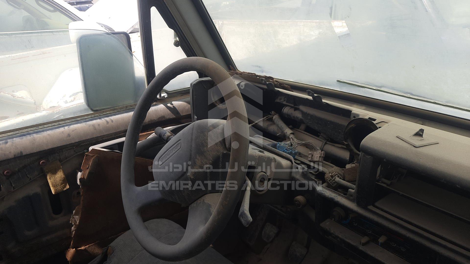 2005 TOYOTA LAND CRUISER VIN: JTFLB71J858007379