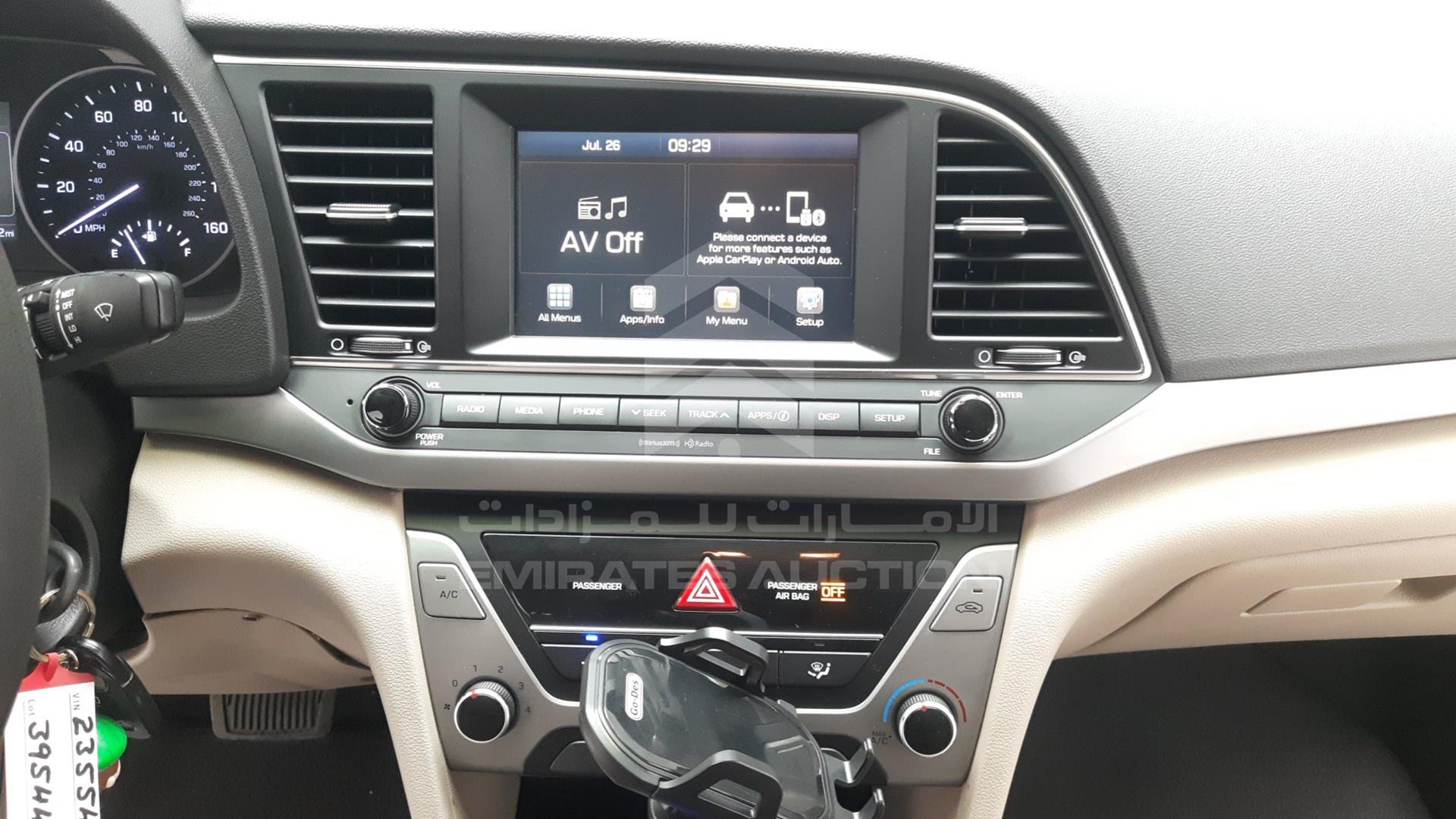 2018 HYUNDAI ELANTRA VIN: 5NPD84LF6JH235542