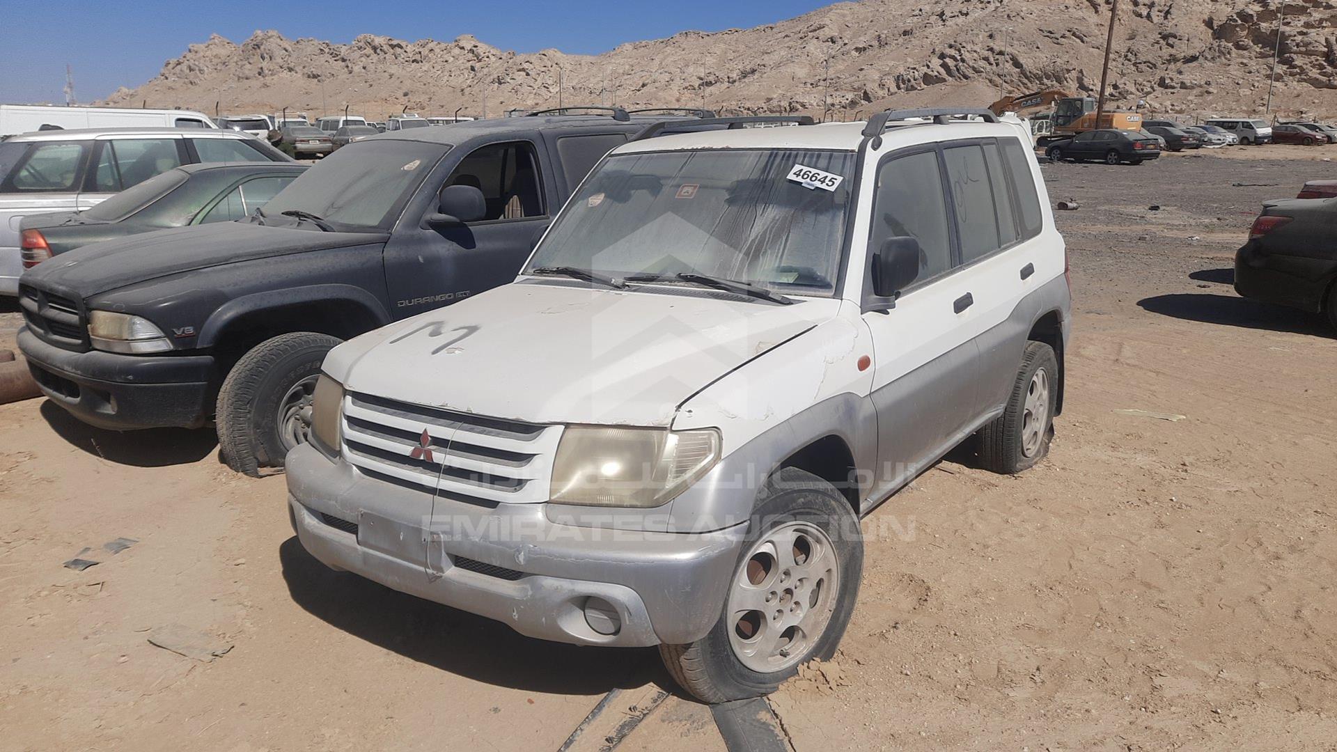 2002 MITSUBISHI PAJERO VIN: JMYLRH77W2Z701065