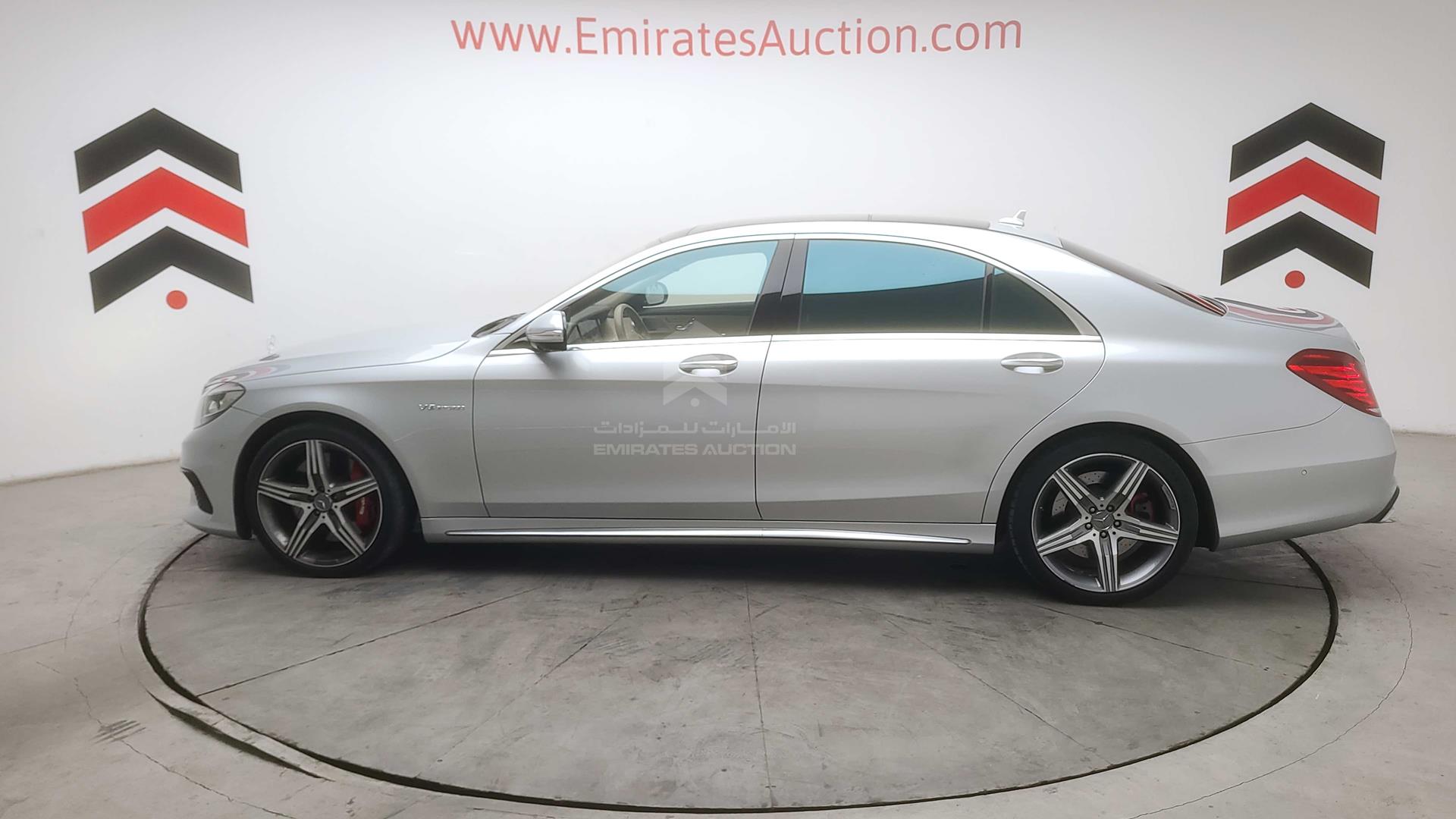 2015 MERCEDES S 63 AMG VIN: WDDUG7JB7FA074434
