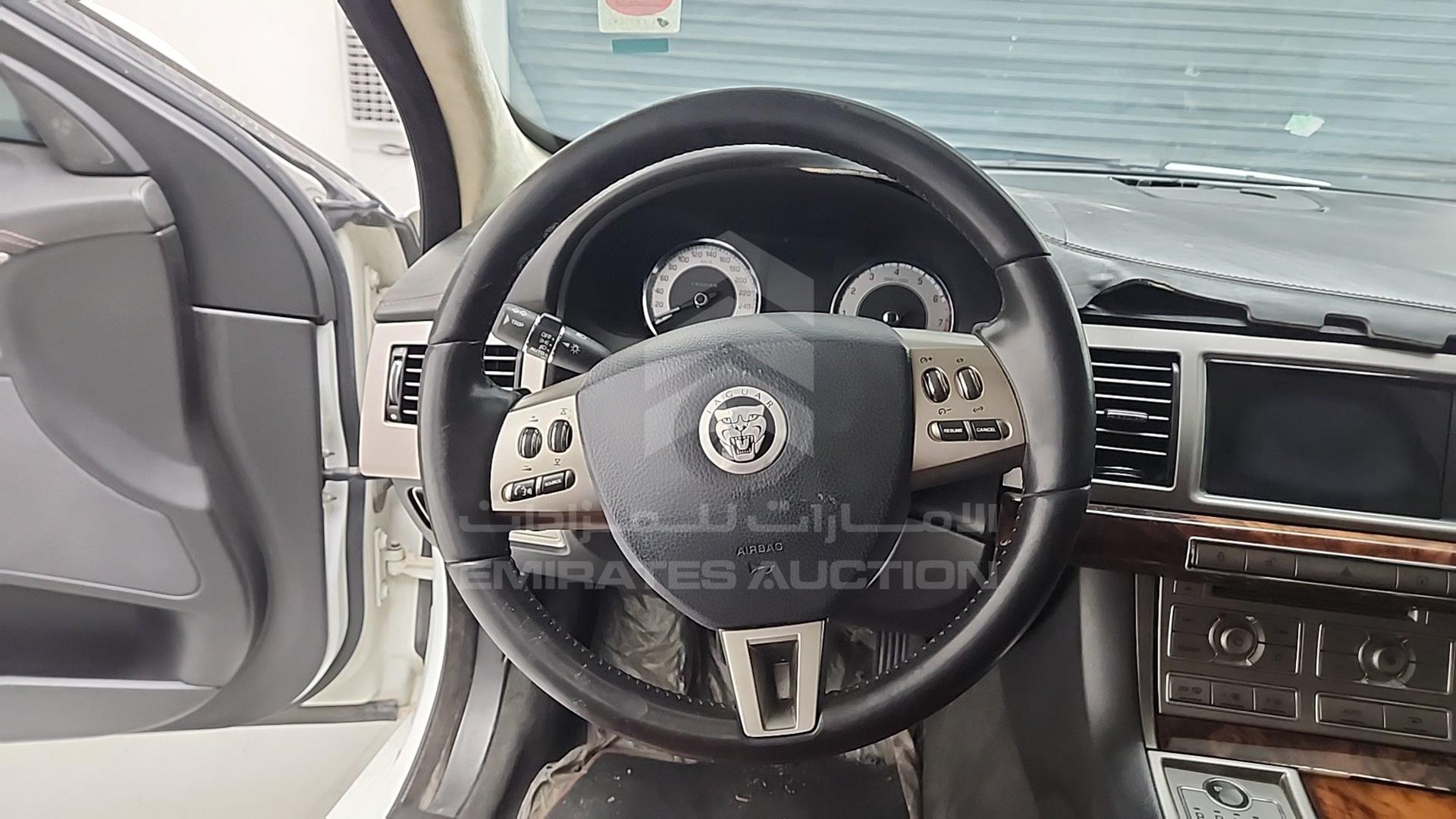 2011 JAGUAR XF VIN: SAJAA07DXBFR83989