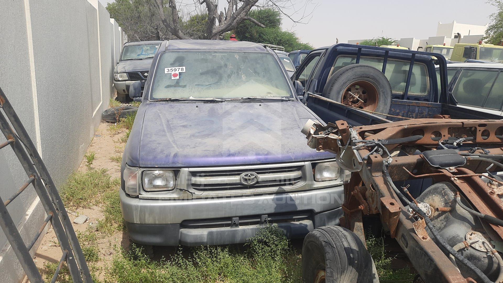 2001 TOYOTA HILUX VIN: JTFDE626810064268