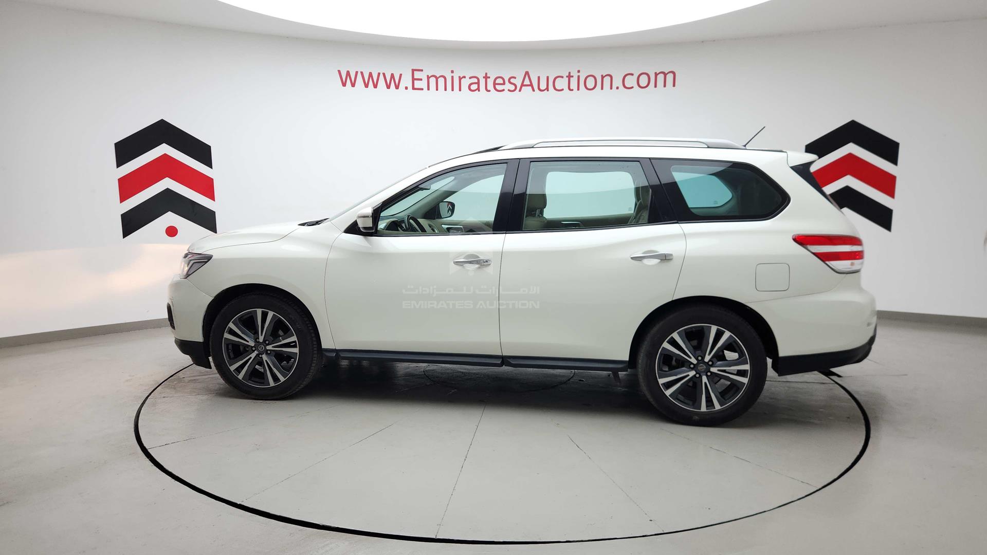 2018 NISSAN PATHFINDER VIN: 5N1CR2M88JC600372
