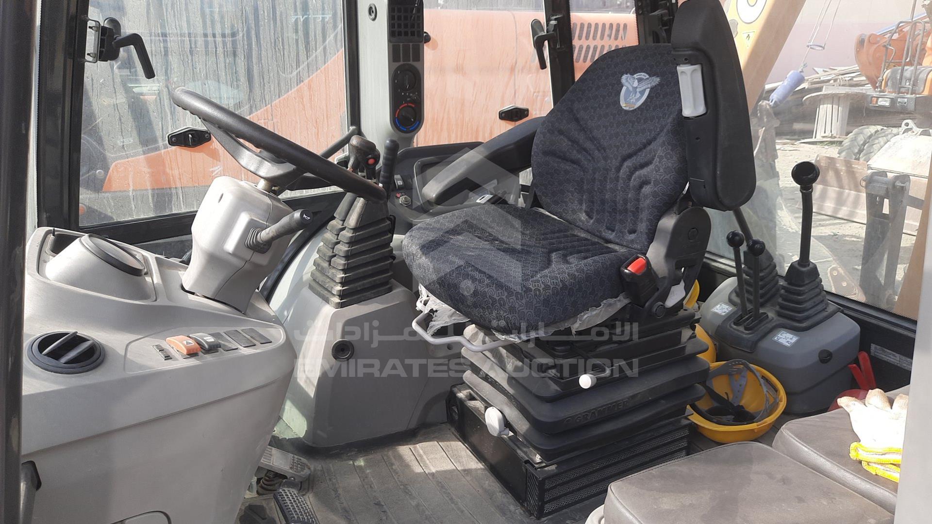 2024 CASE 570V VIN: NKJ0570VPPKH36605