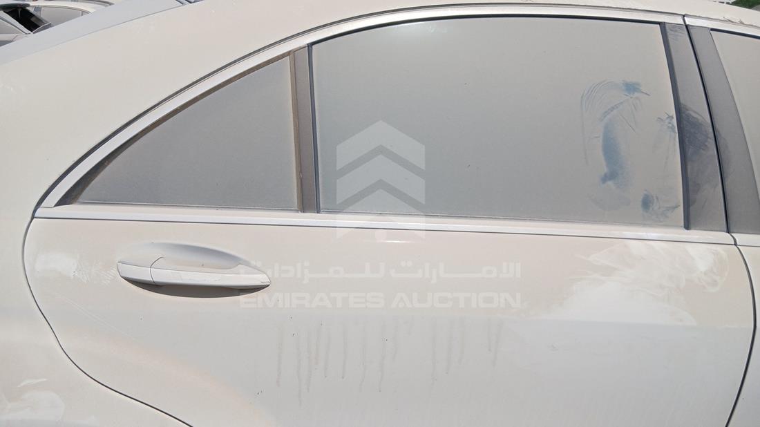 مرسيدس - سكراب بدون اوراق — الباب الخلفي الأيمن — صورة 12
