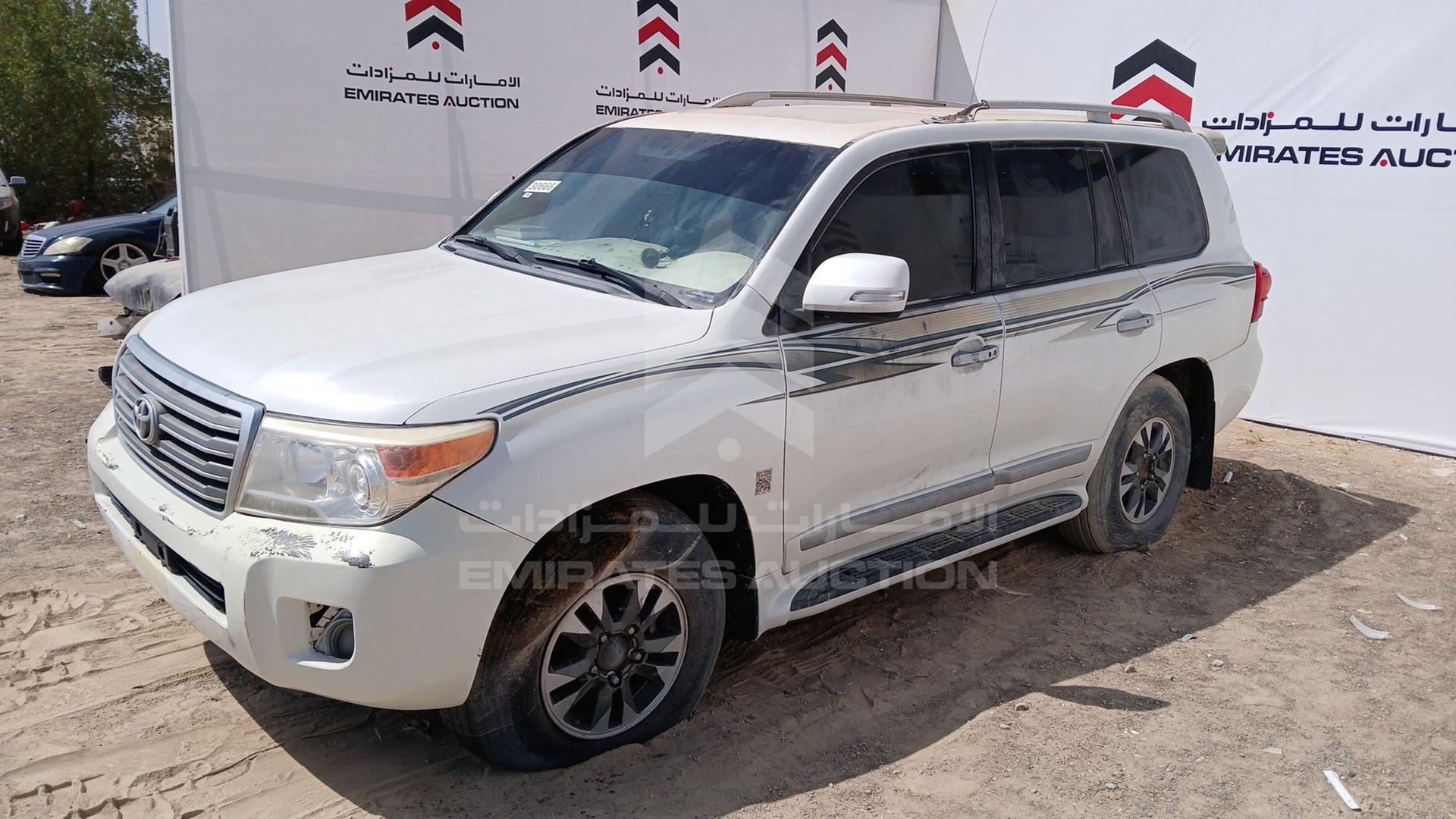 2015 TOYOTA LAND CRUISER VIN: JTMHY05J1F4035936