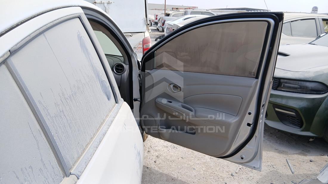 نيسان صني 2022 — الباب الأمامي الأيمن — صورة 24