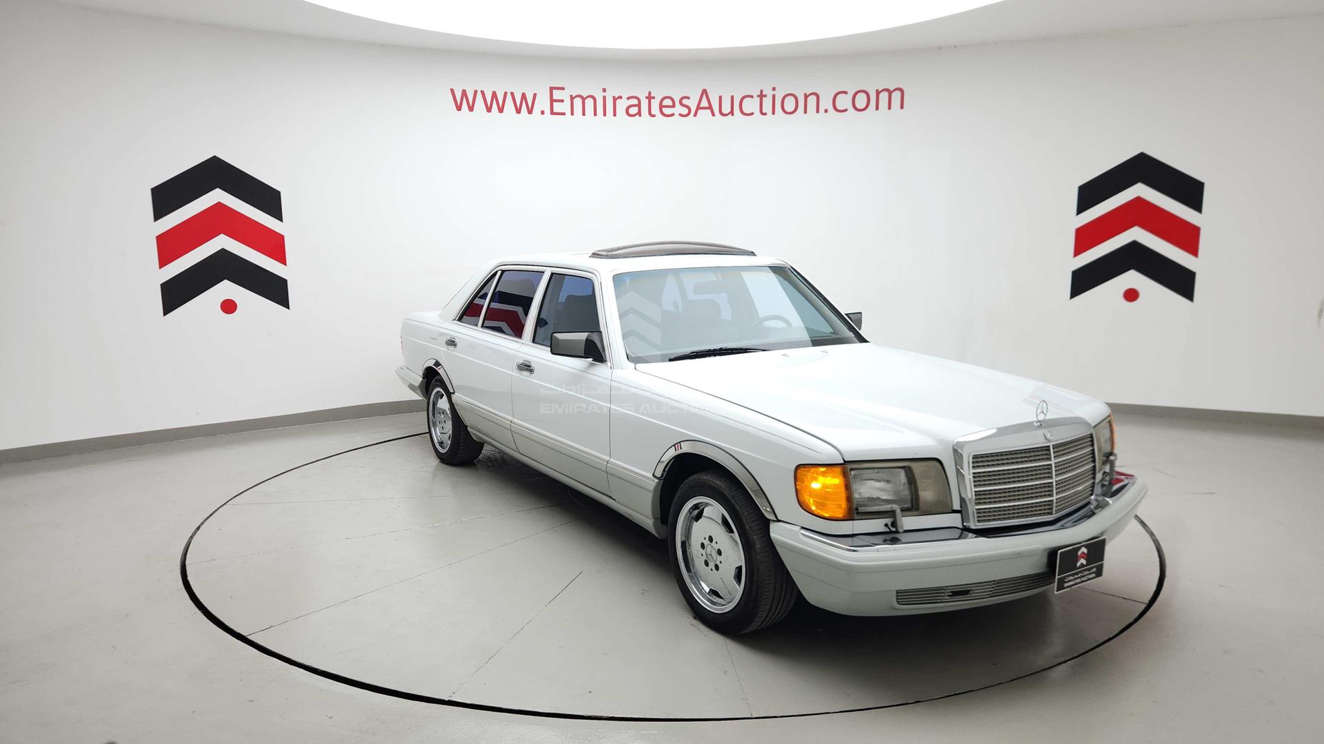 1990 MERCEDES SEL 560 VIN: WDBCA39E7LA537035