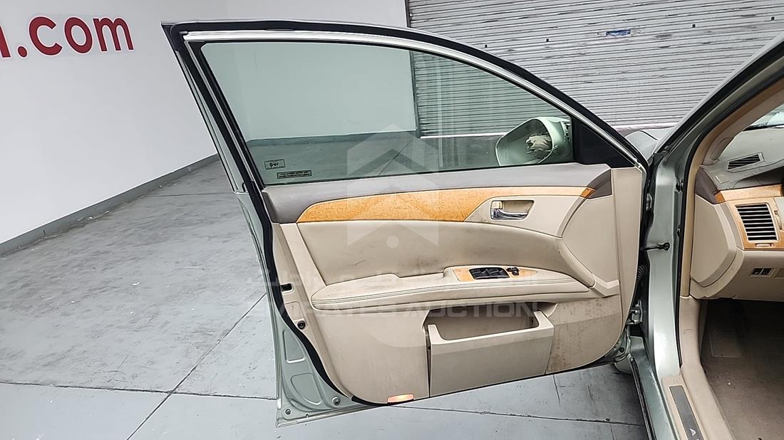 2006 Toyota Avalon — Front Left Door — Photo 13