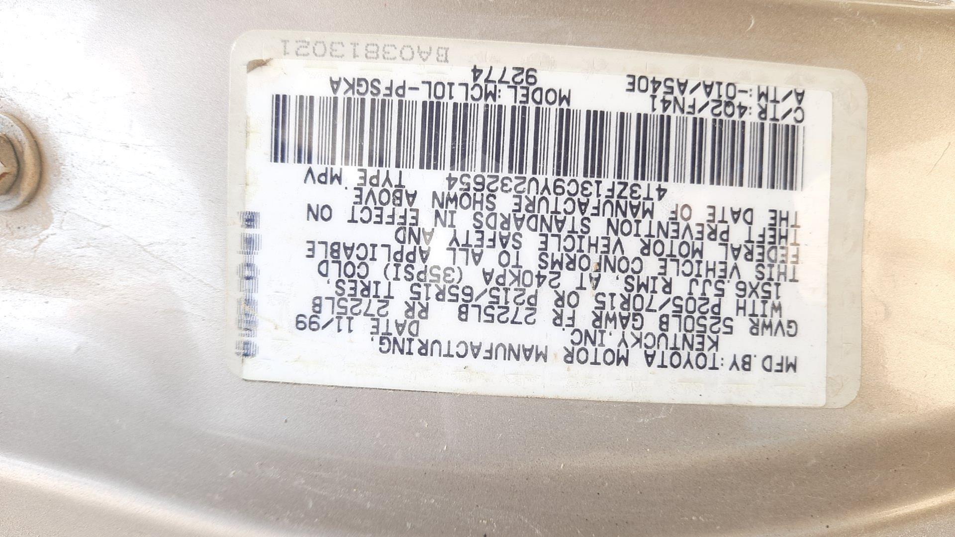2000 TOYOTA SIENNA VIN: 4T3ZF13C9YU232654