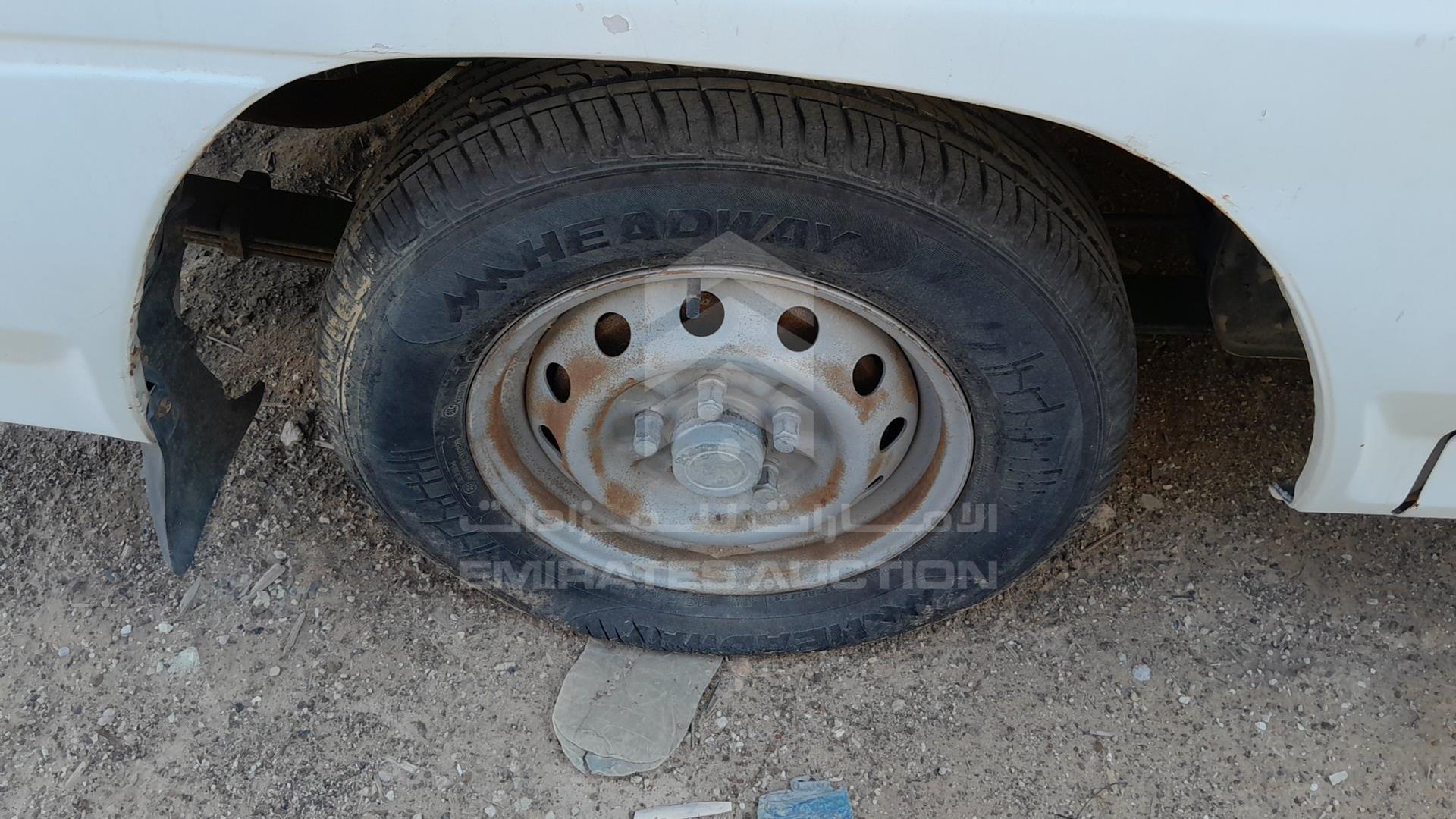 2004 MITSUBISHI L 300 VIN: JMYGNP03V5A770856