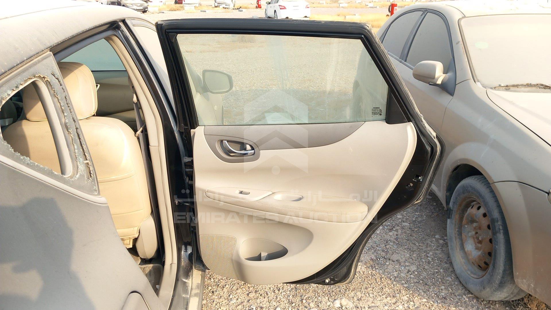 2015 NISSAN TIIDA VIN: MNTBC2C94F6006632