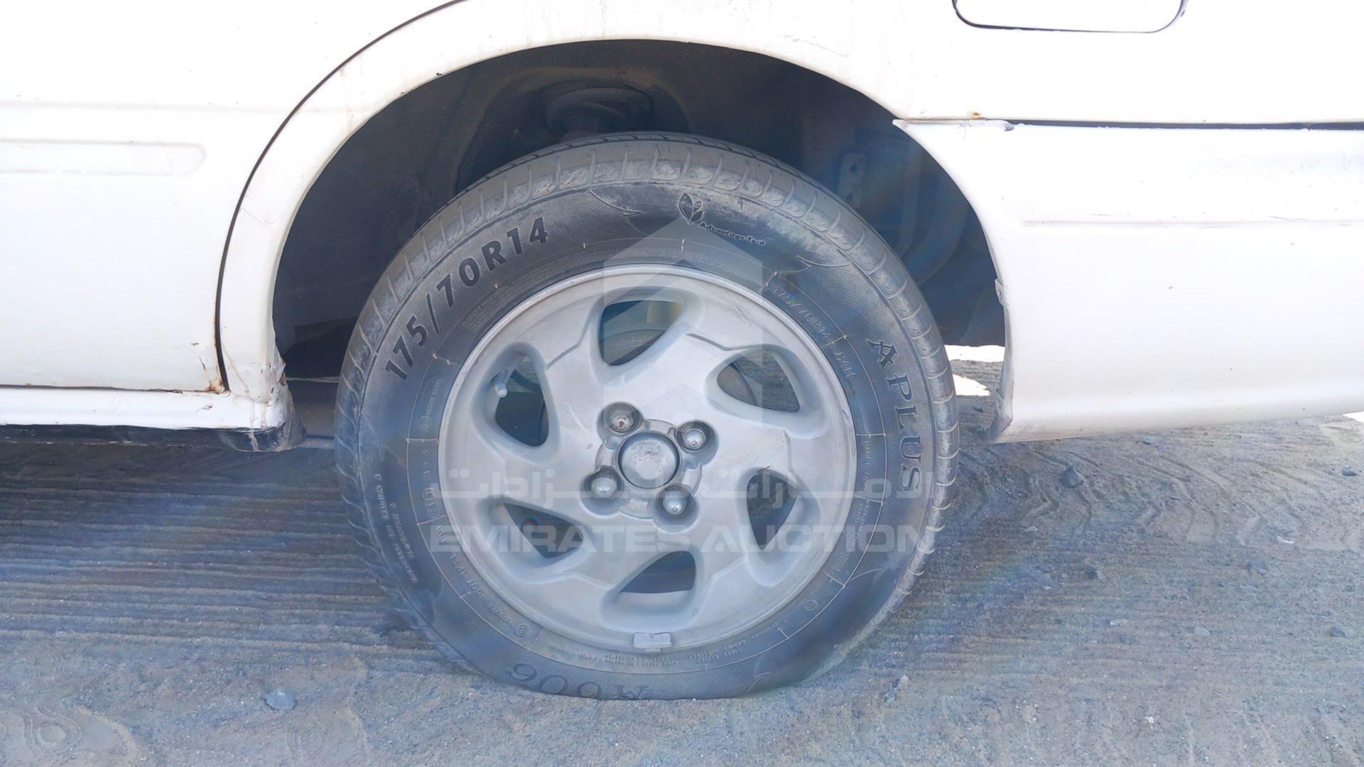 1999 NISSAN SUNNY VIN: JN1BB41S7XW005975
