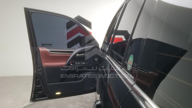 JTJHY00W1L4326058 Auction: EmiratesAuction Lot: 409451 JTJHY00W1L4326058 Lexus LX 570 2020 WHITE Photo 24