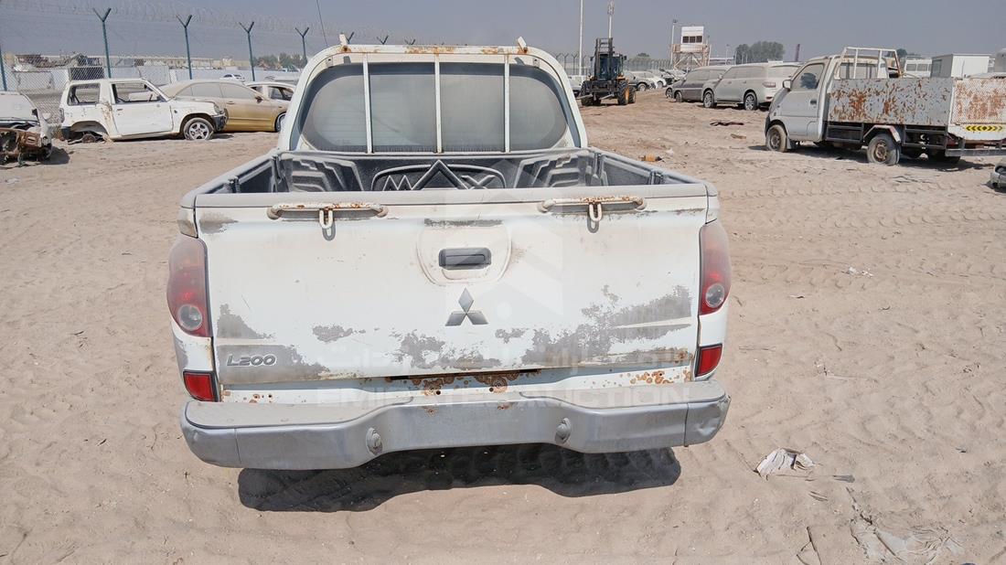 2012 Mitsubishi L 200 — Rear View — Photo 7