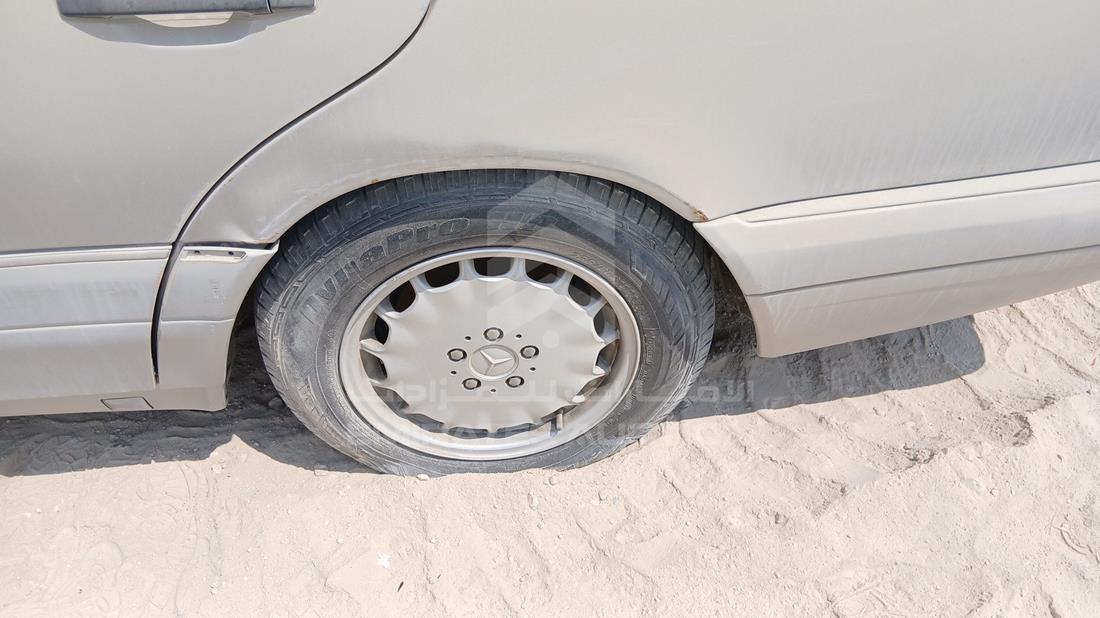 1998 Mercedes S 320 — Rear Left Tyre — Photo 32