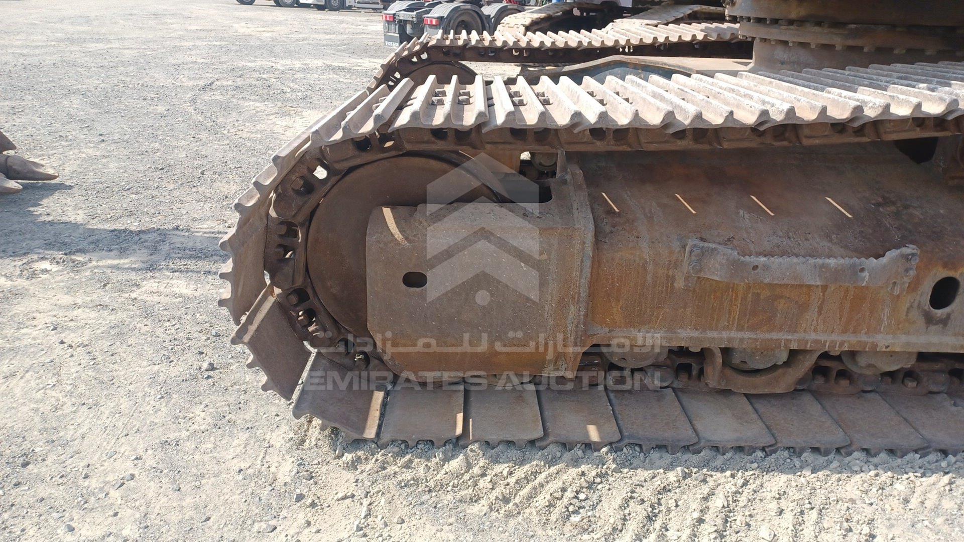 2018 KOMATSU PC400LC VIN: KMTPC196HJXJ31237