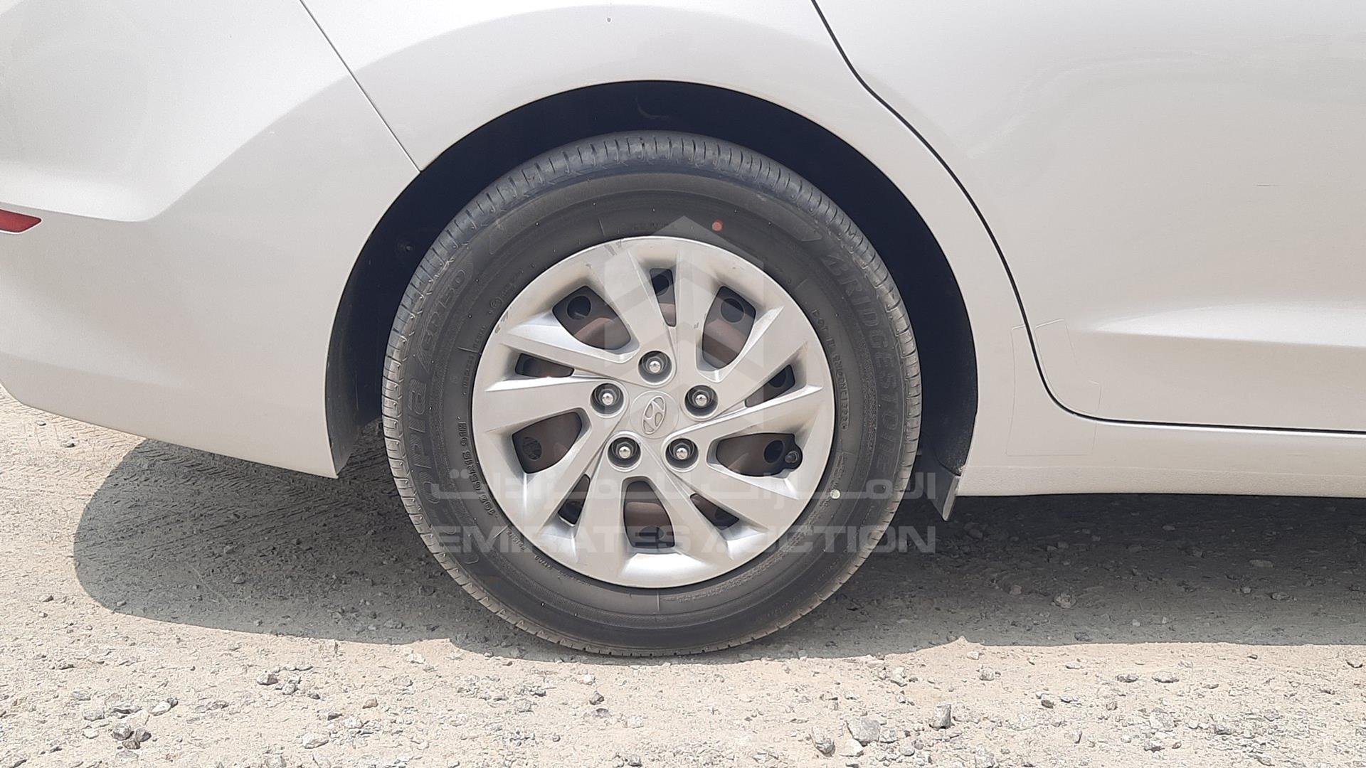 2018 HYUNDAI ELANTRA VIN: KMHD741C0JU545067