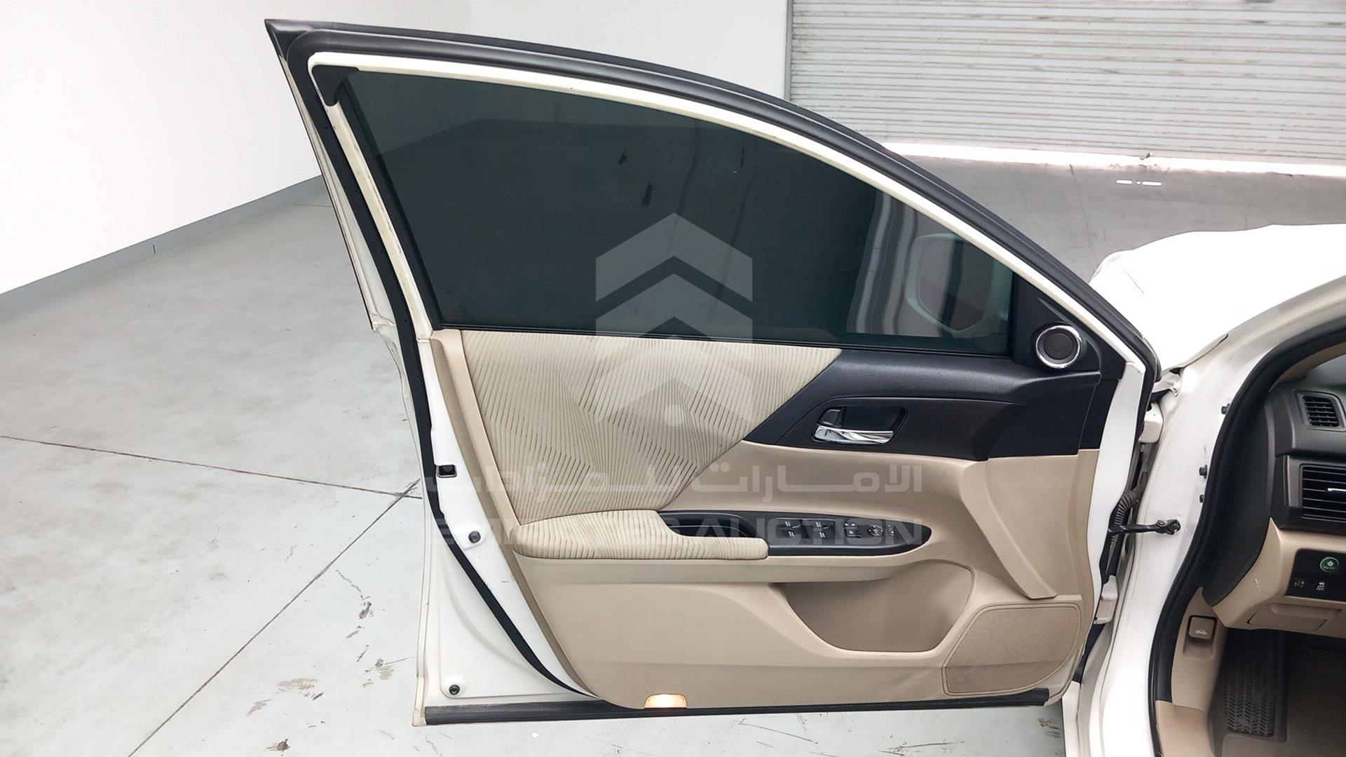 2015 HONDA ACCORD VIN: LUCCR2621F3401728