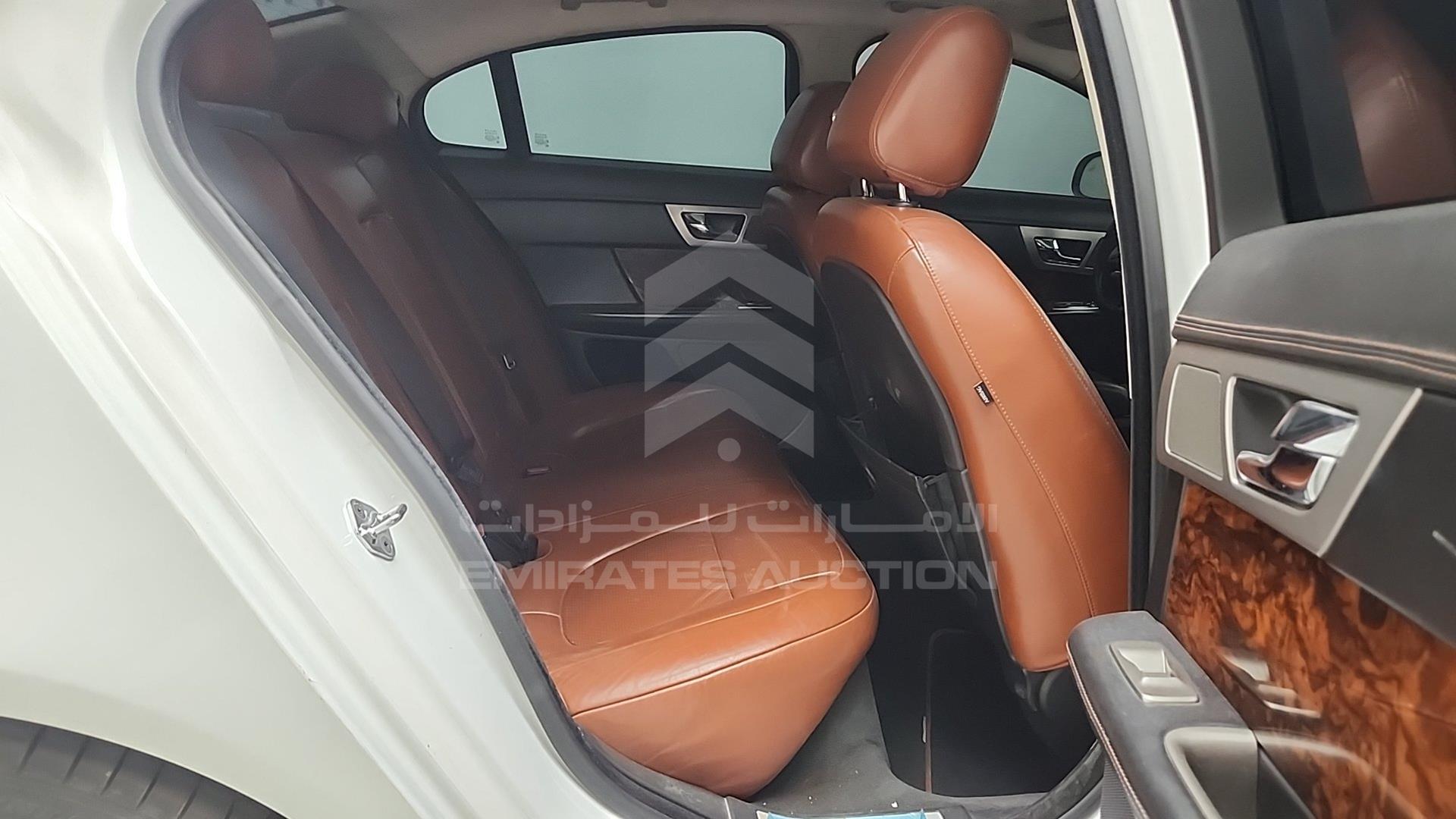 2011 JAGUAR XF VIN: SAJAA07DXBFR83989