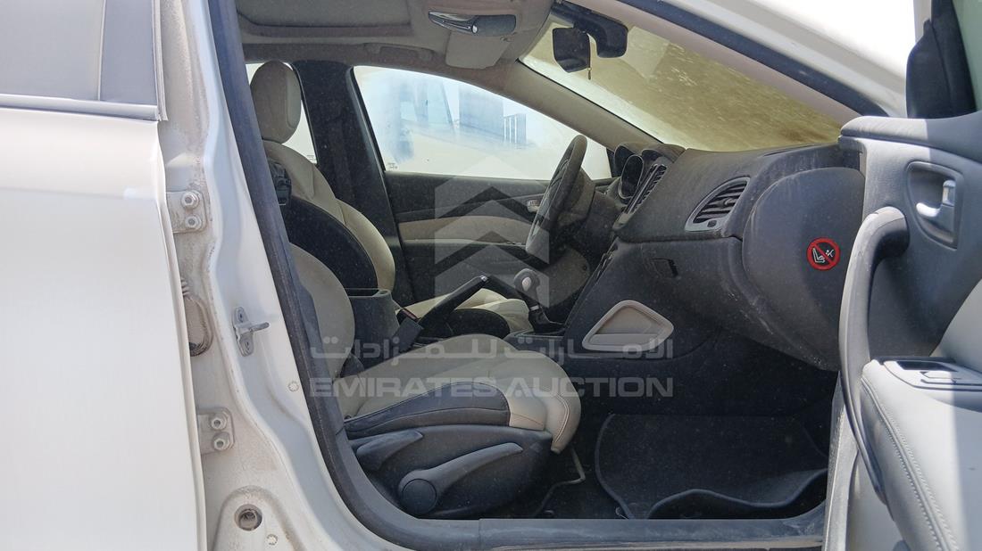 2013 Dodge Dart — Front Right Passenger Seat View — Photo 22