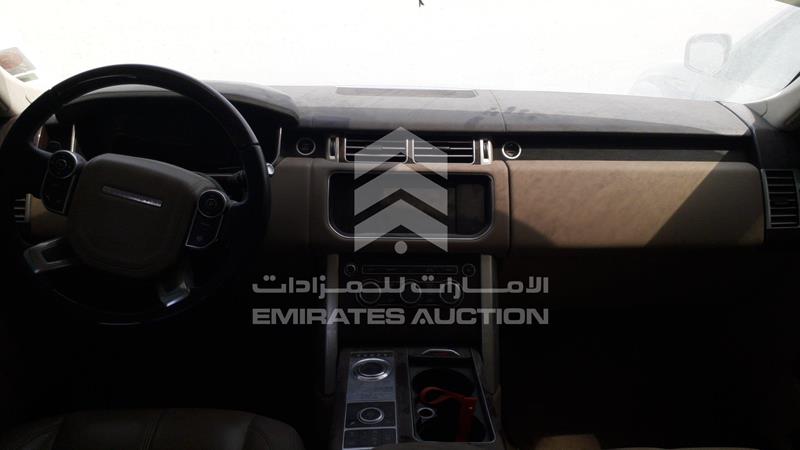 SALGA2DF9GA260951 Auction: EmiratesAuction Lot: 408501 SALGA2DF9GA260951 Range Rover Vogue 2016 BLACK Photo 12