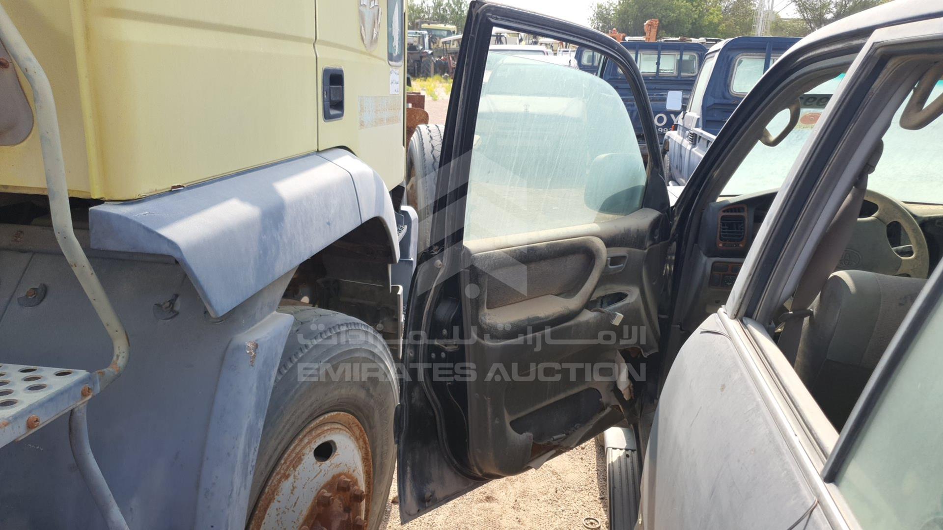 2004 TOYOTA LAND CRUISER VIN: JTECB09J443013529