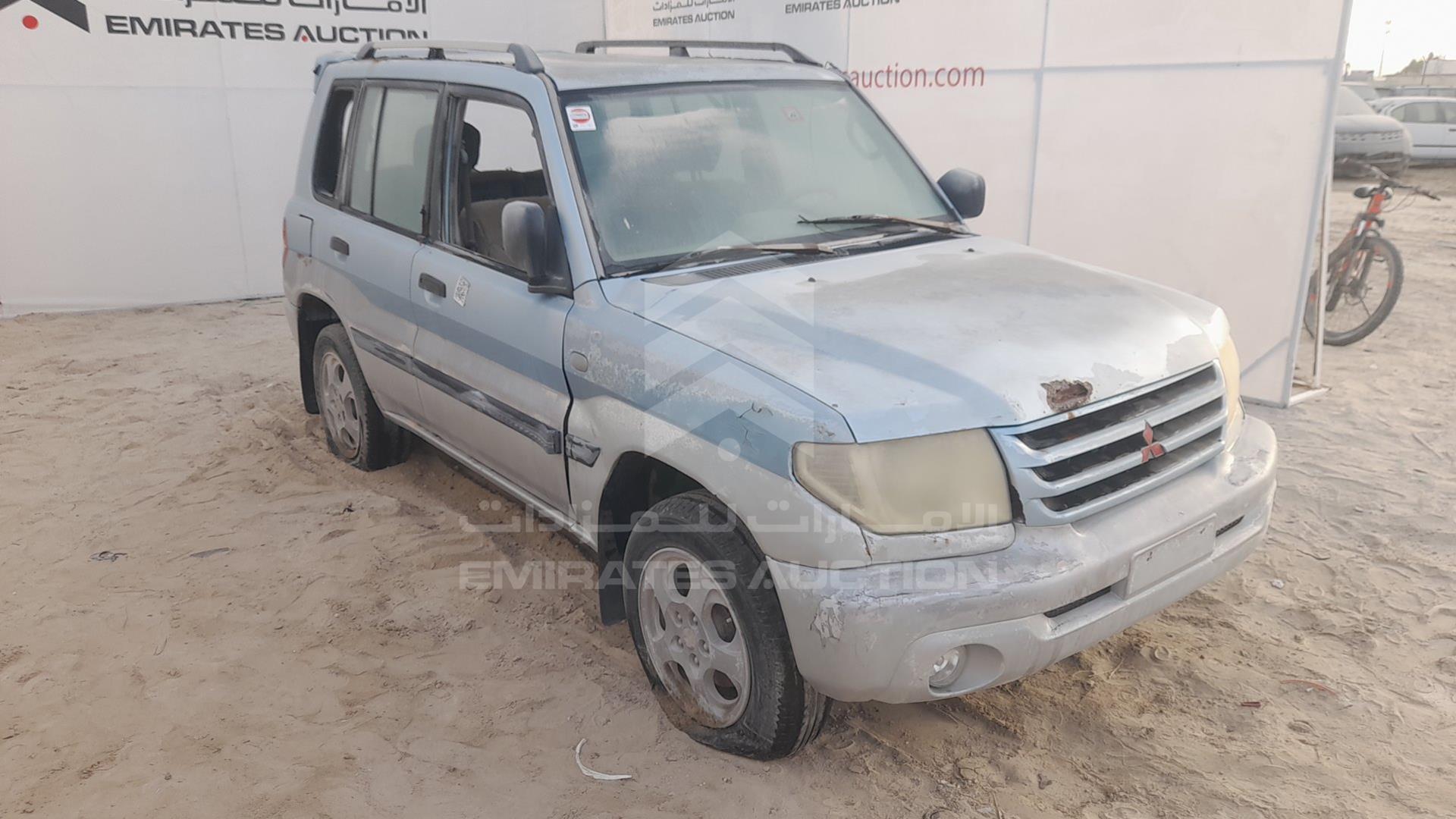 2003 MITSUBISHI PAJERO VIN: JMYLRH77W3Z704284