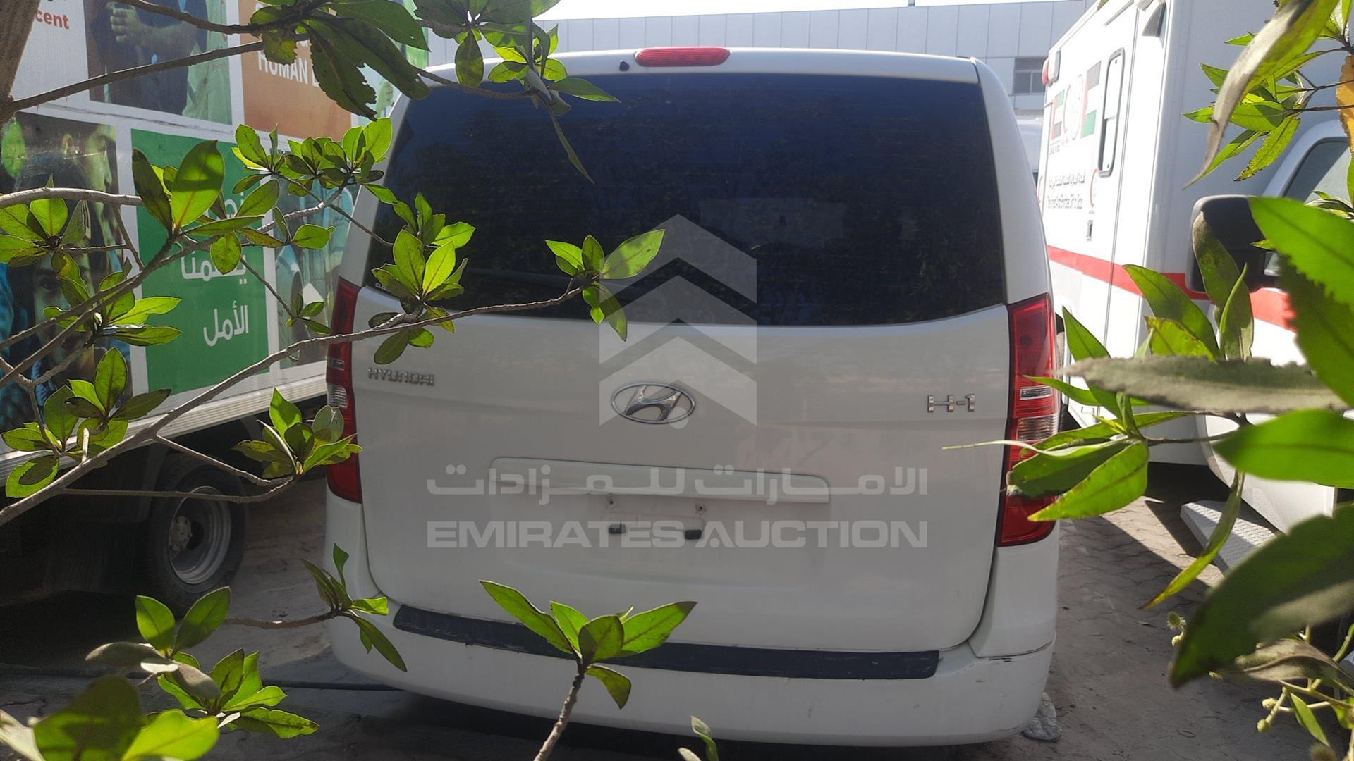 2016 HYUNDAI H1 VIN: KMJWA37R8GU761238