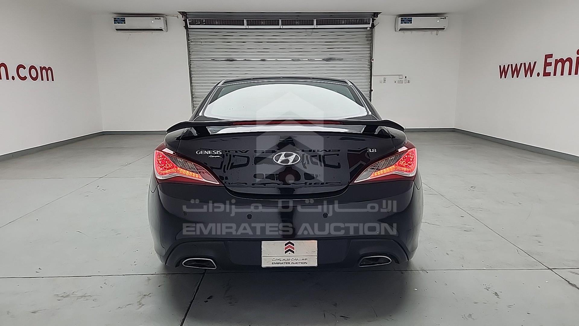 2015 HYUNDAI GENESIS VIN: KMHHU61H5FU116239