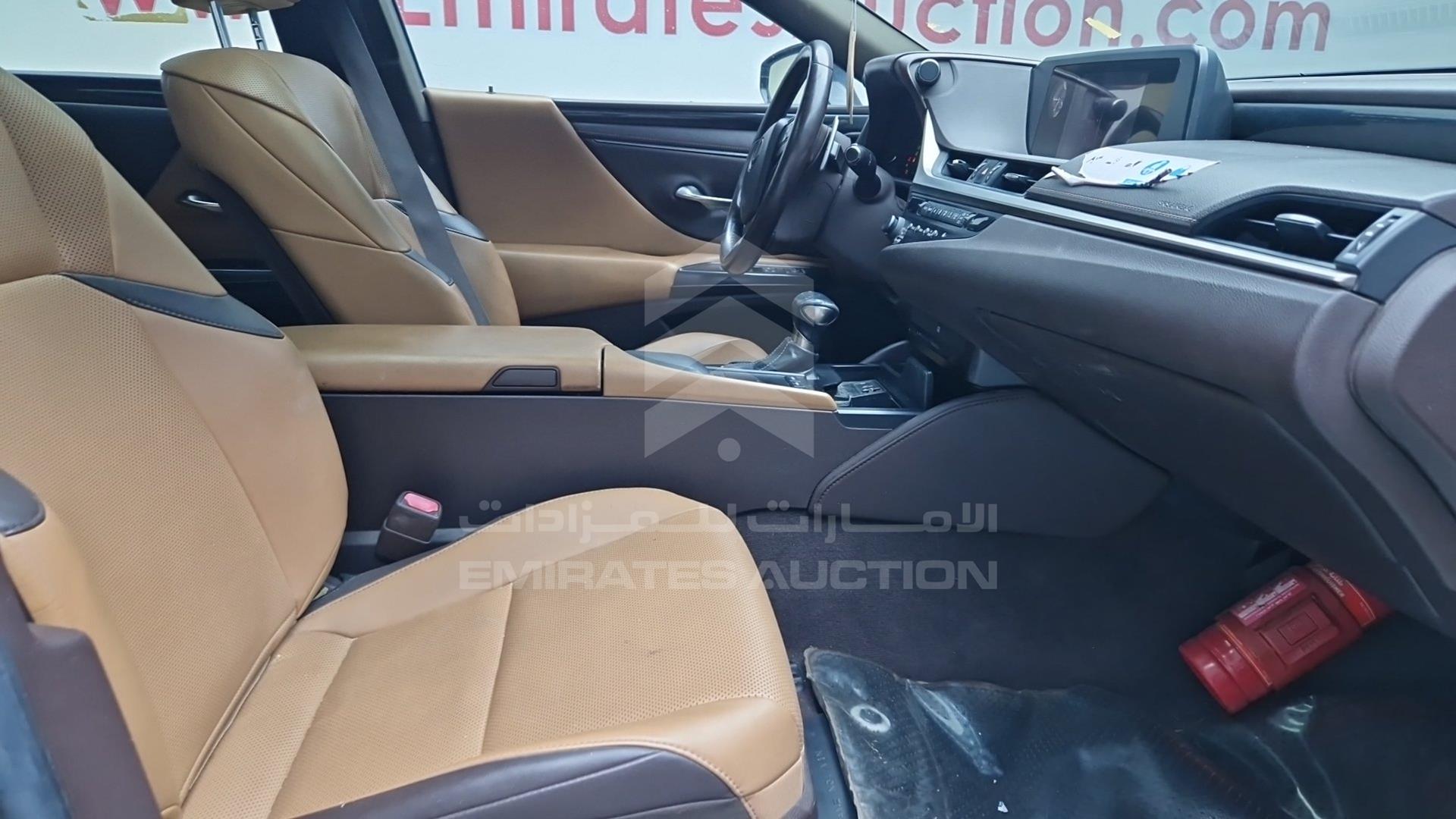 2019 LEXUS ES 300H VIN: JTHB21B11K2011898