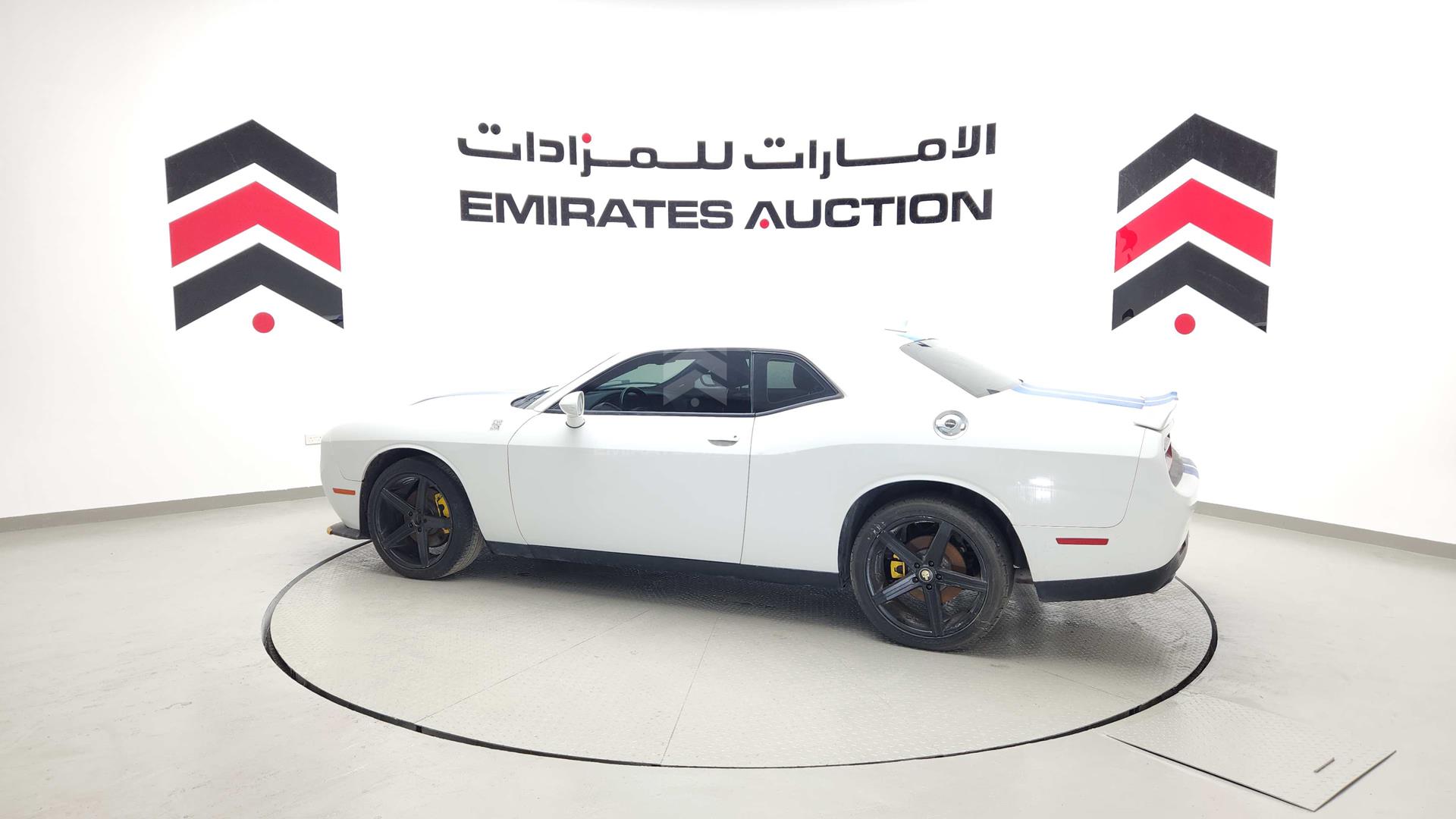 2018 DODGE CHALLENGER VIN: 2C3CDZBT2JH182900
