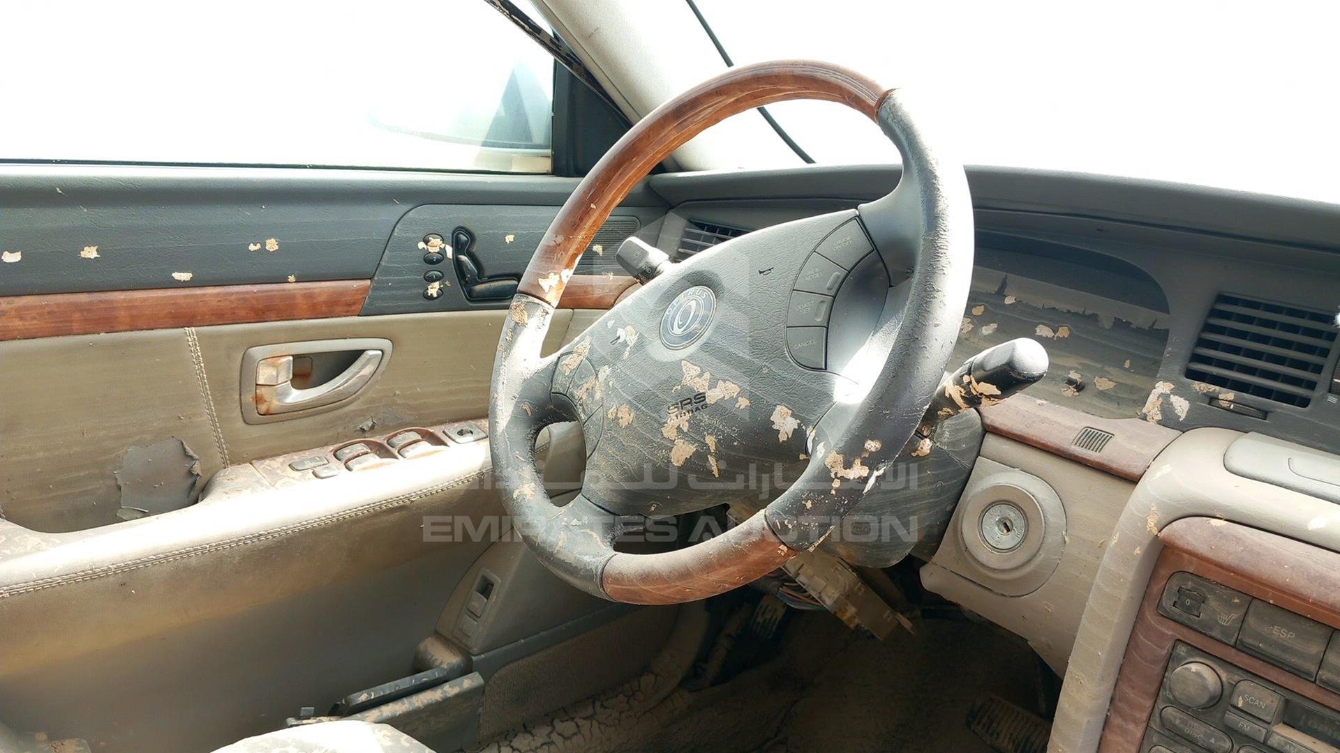 2004 KIA OPIRUS VIN: KNALD224445028628