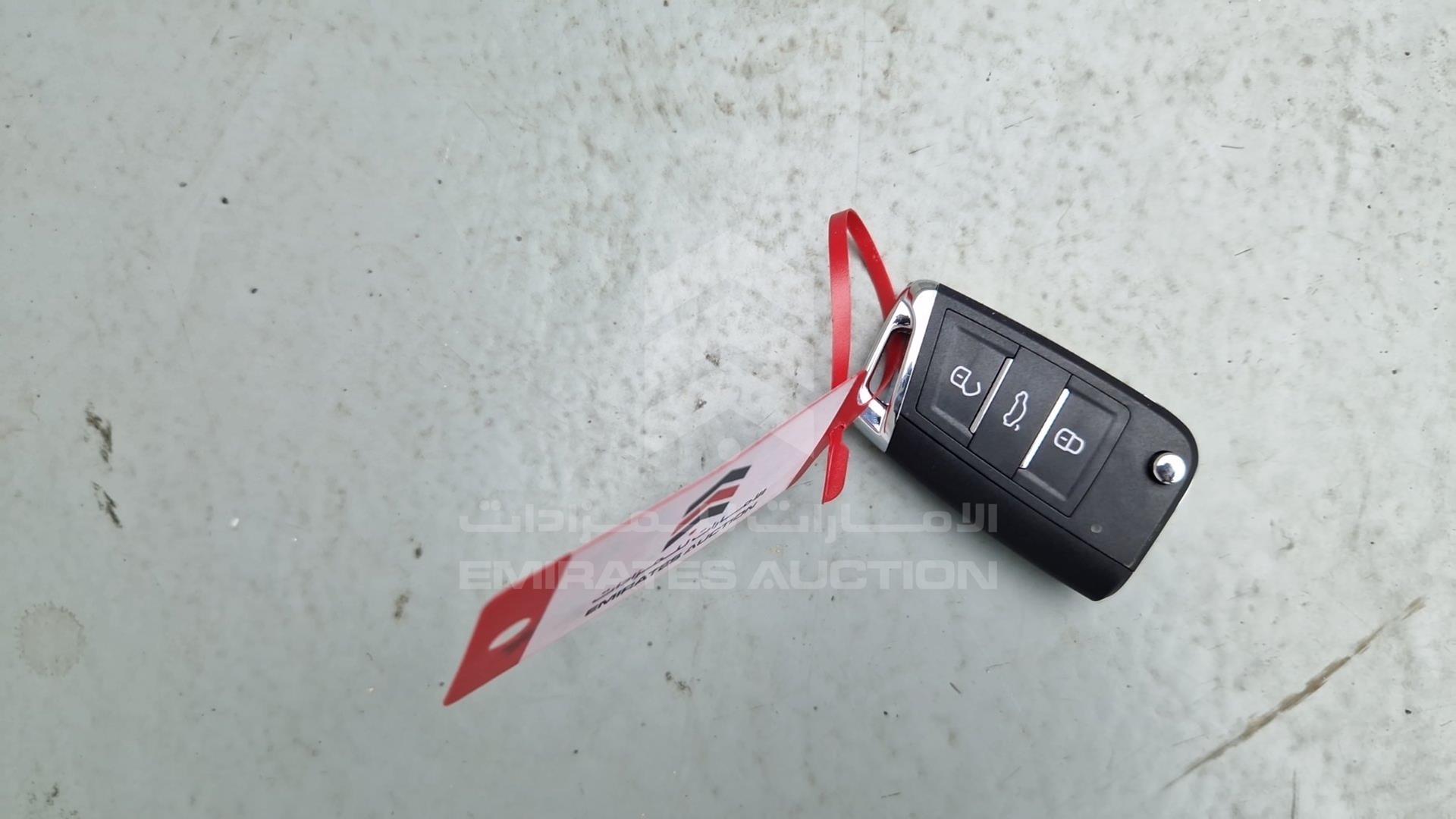 2013 VOLKSWAGEN PASSAT VIN: WVWCR7A35DC036730