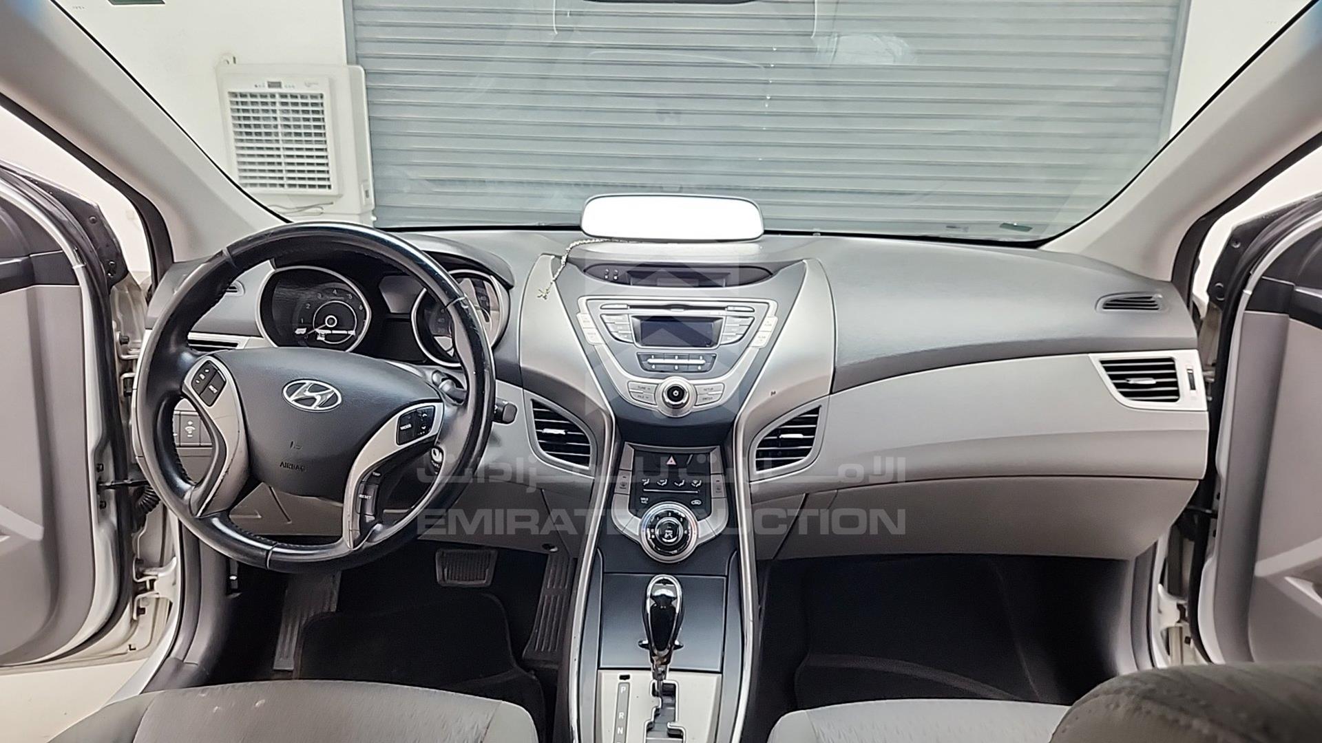 2014 HYUNDAI ELANTRA VIN: KMHDG41C5EU823807