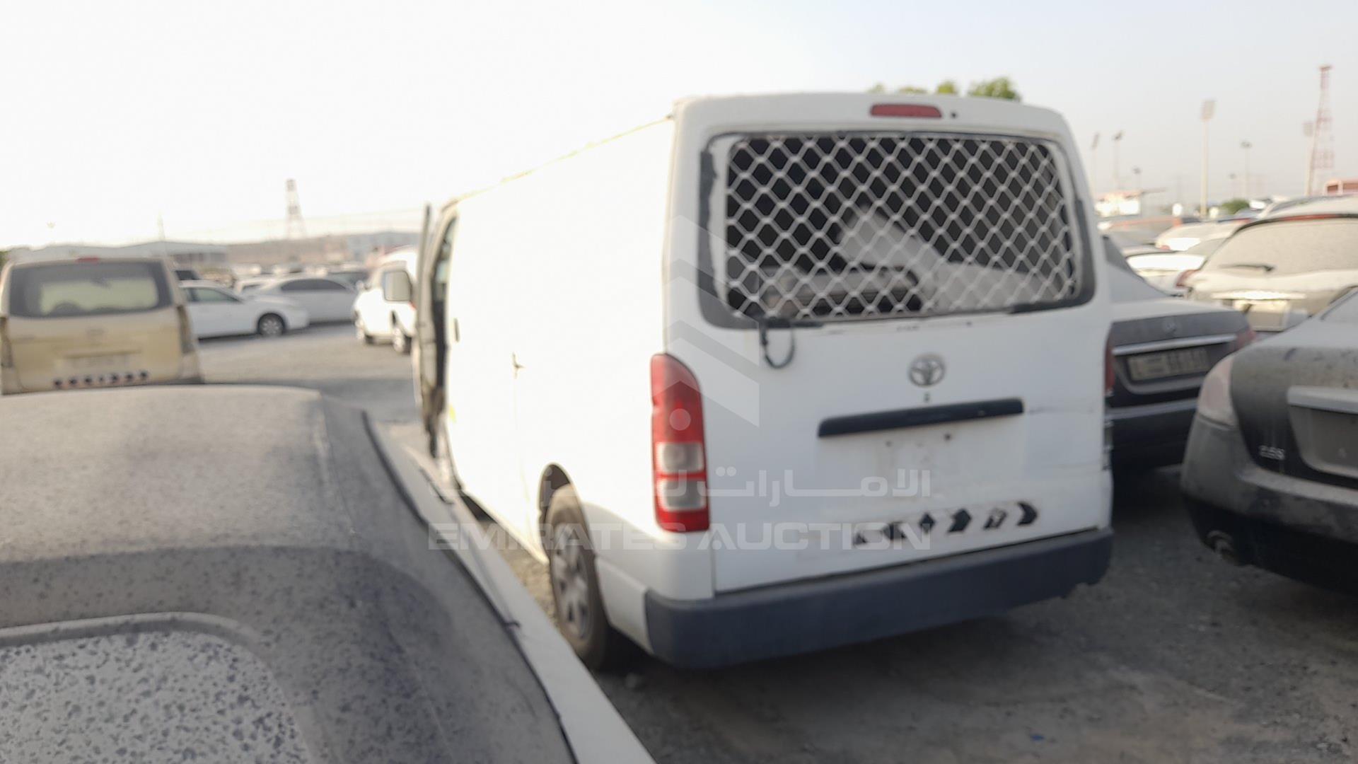 2005 TOYOTA HIACE VIN: JTFHX02PX50002331