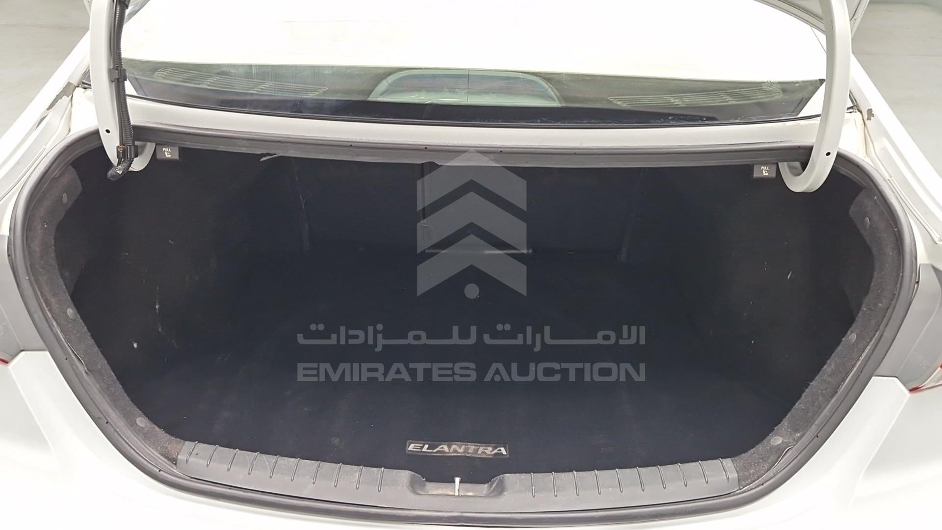 2017 HYUNDAI ELANTRA VIN: 5NPD84LF6HH058582