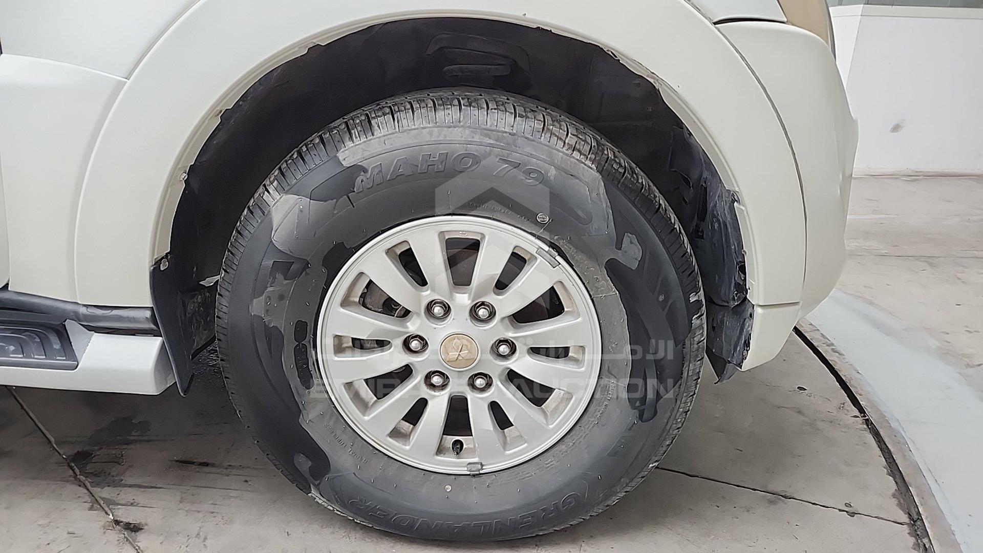 2014 MITSUBISHI PAJERO VIN: JMYLRV95WEJ717770