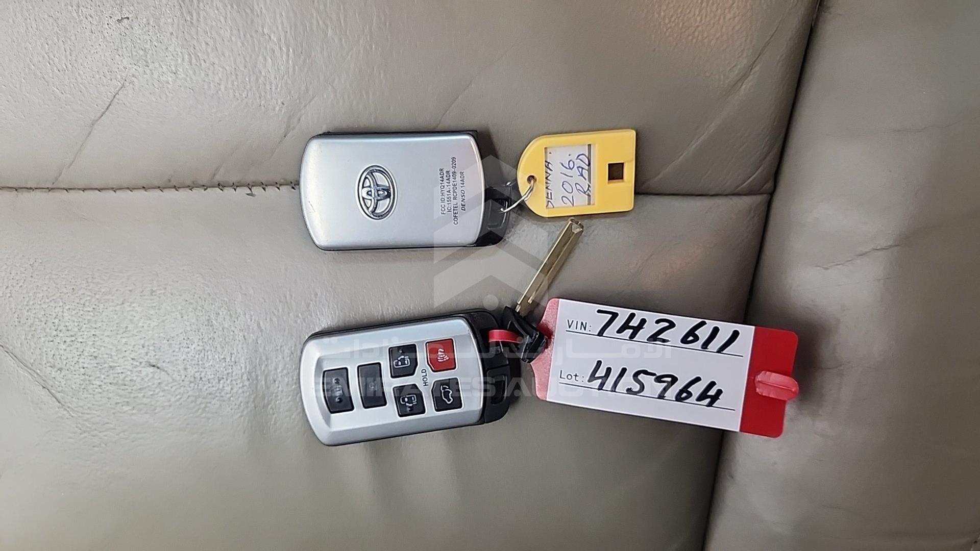 2016 TOYOTA SIENNA VIN: 5TDYK3DC8GS742611
