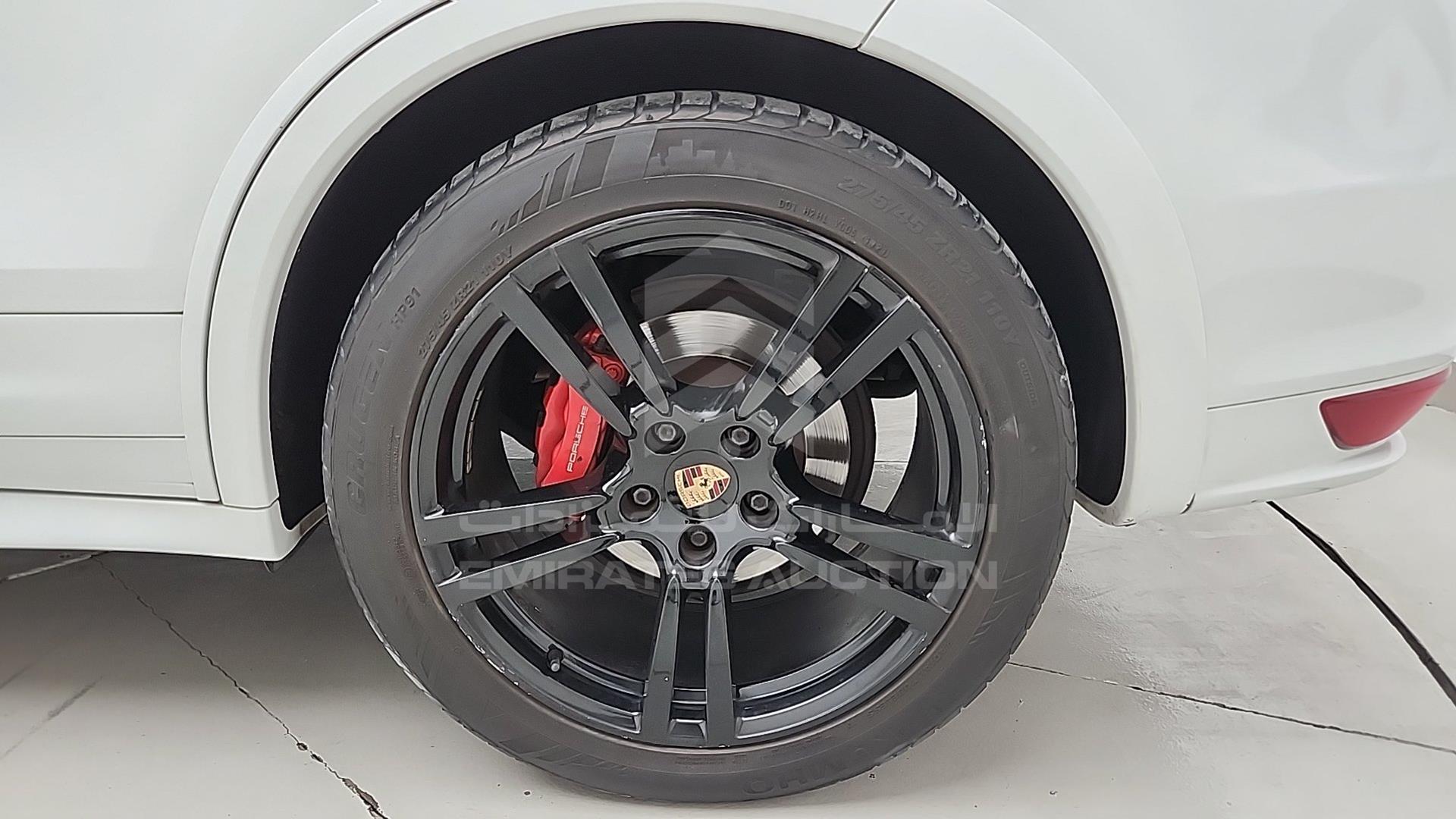 2014 PORSCHE CAYENNE GTS VIN: WP1ZZZ92ZELA73608