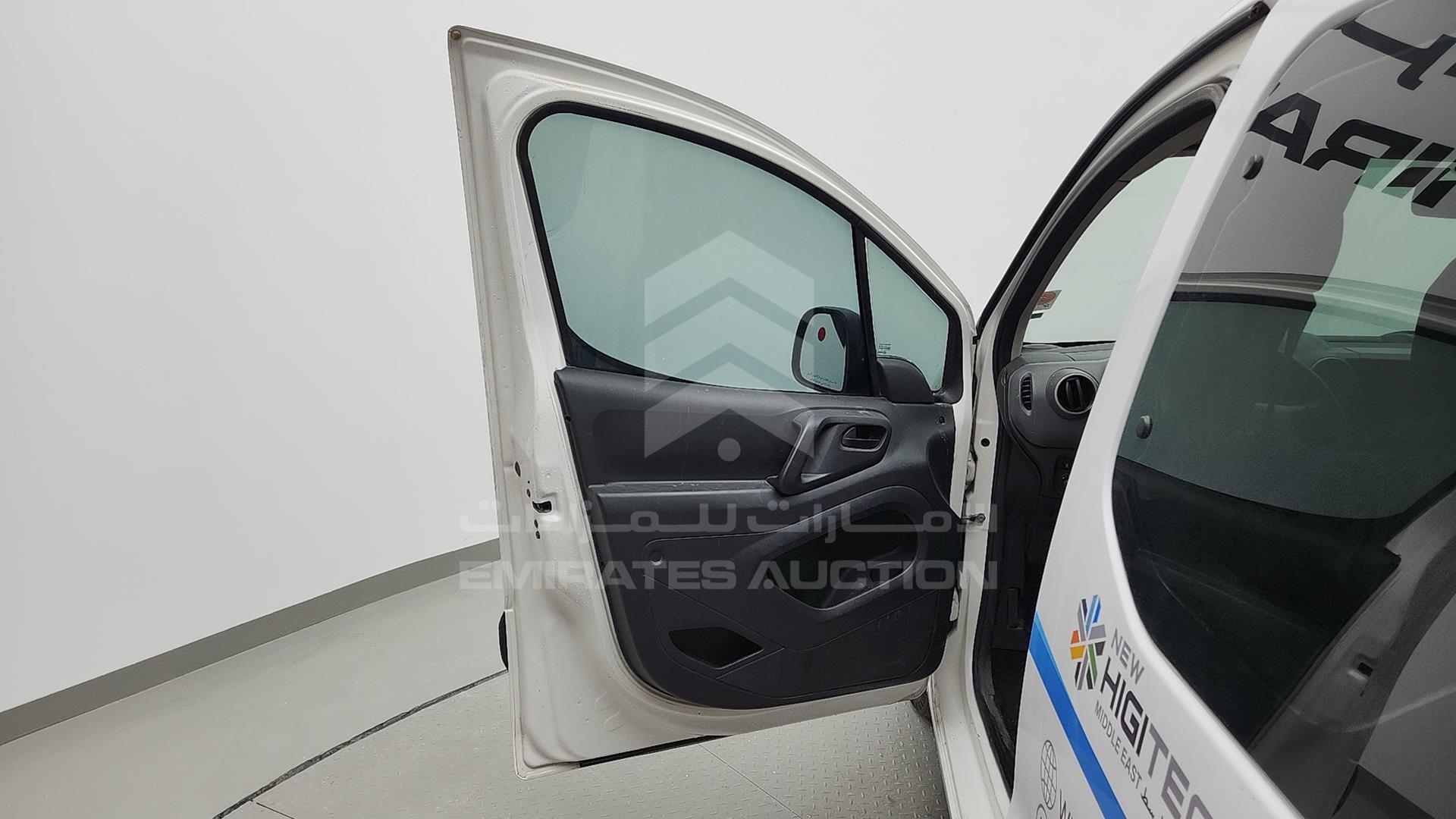 2018 PEUGEOT PARTNER VIN: VF37JNFUXJJ584167