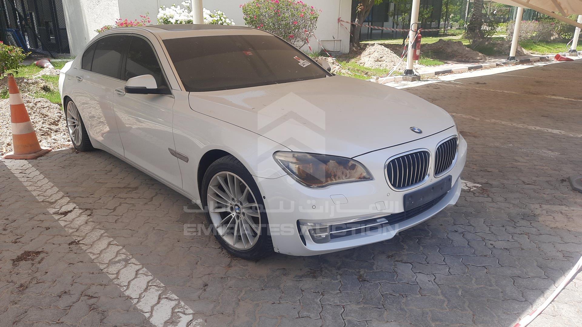 0 BMW --- VIN: WBAYE2108DDZ42176