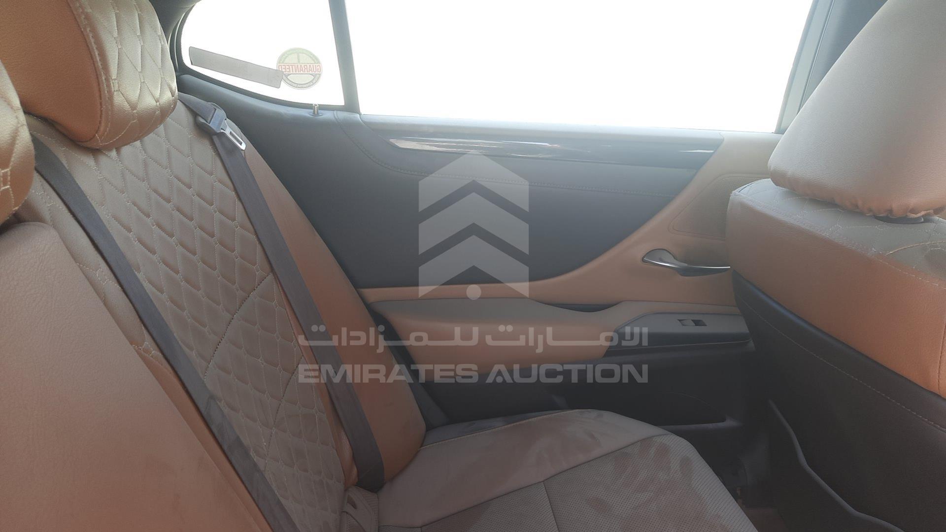 2019 LEXUS ES 300H VIN: JTHB21B16K2009631