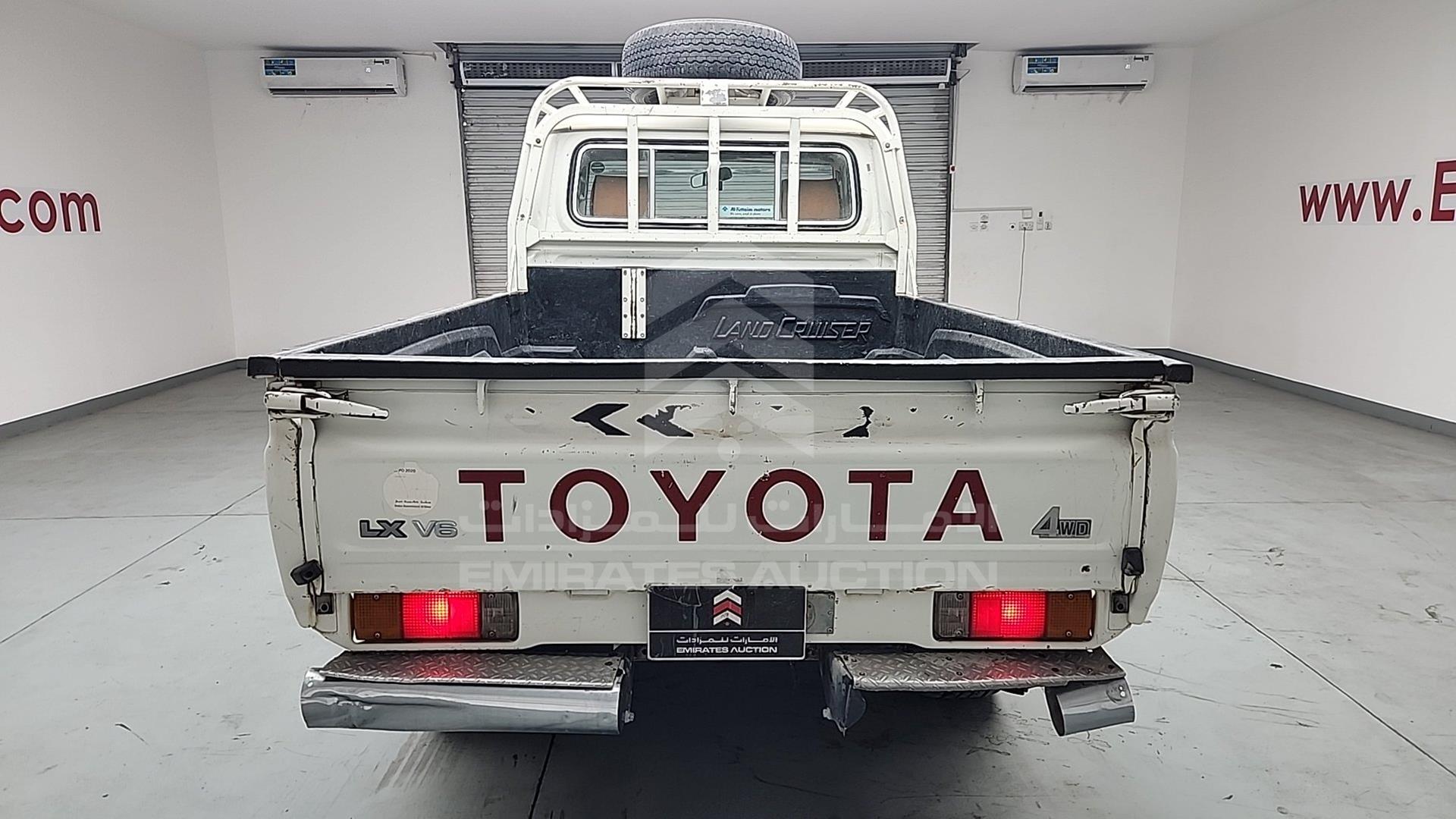 2012 TOYOTA LAND CRUISER VIN: JTFLU73J3C4522897