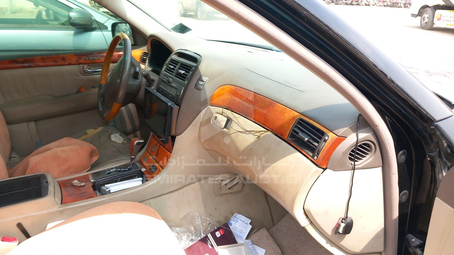 2001 LEXUS LS 430 VIN: JTHBN30FX10001866