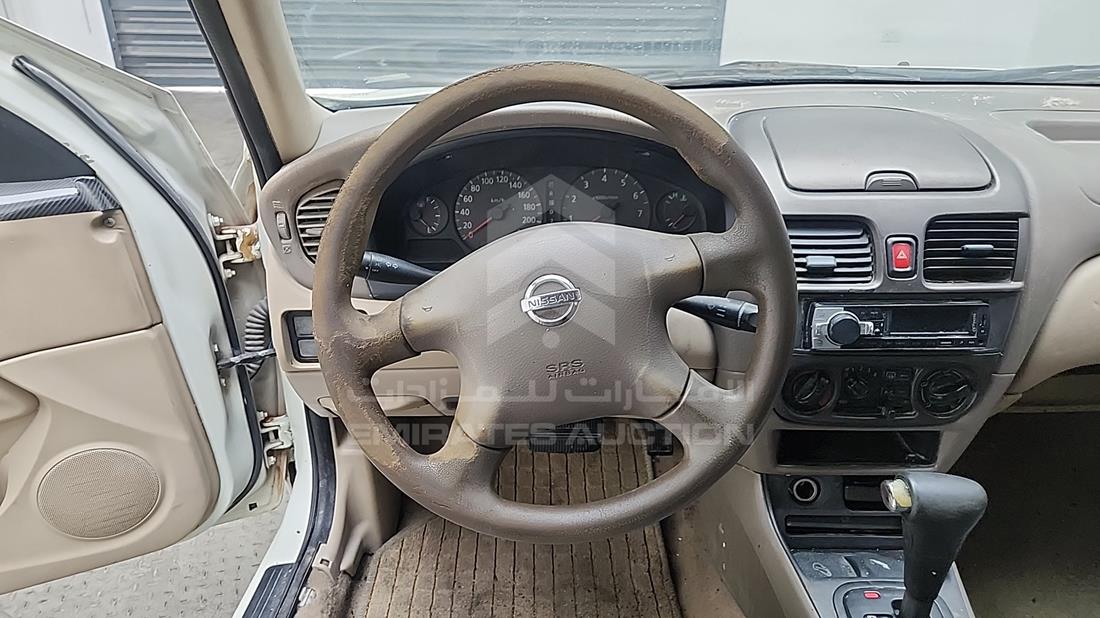 2004 Nissan Sunny — Steering & Mounted Controls — Photo 14
