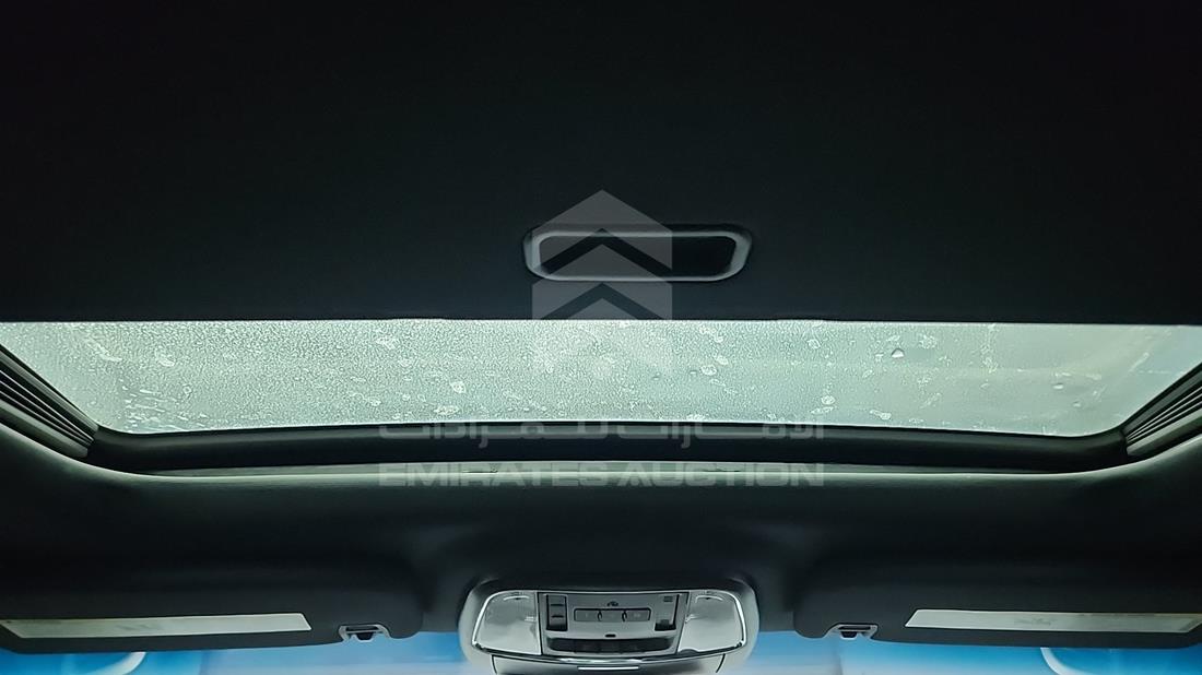 2019 Jeep Grand Cherokee — Sun Roof View — Photo 18