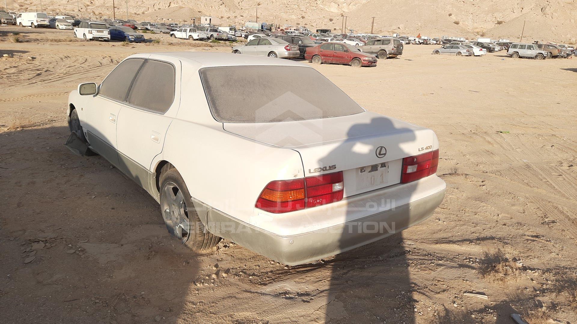 1998 LEXUS LS400 VIN: JT8BH28F6W0132404