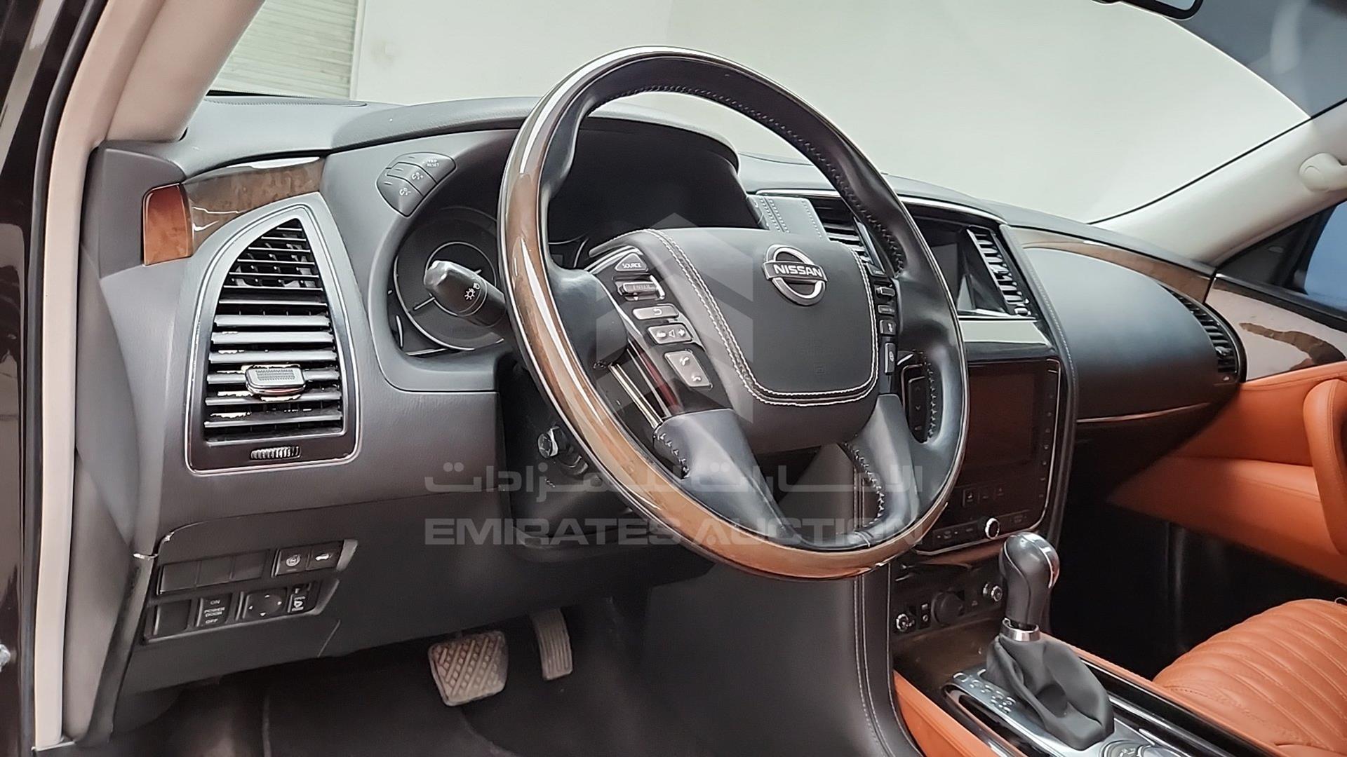 2011 INFINITI QX56 VIN: JNRAZ25Y0B9000342