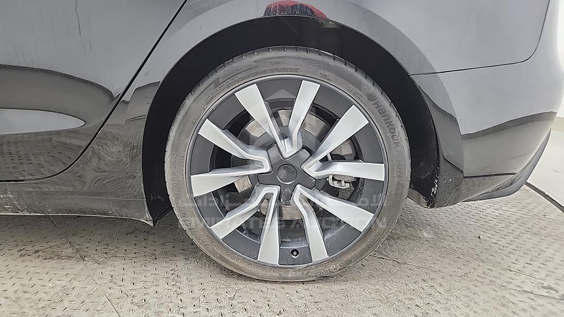 تيسلا موديل 3 2024 — الإطار الخلفي الأيسر — صورة 15